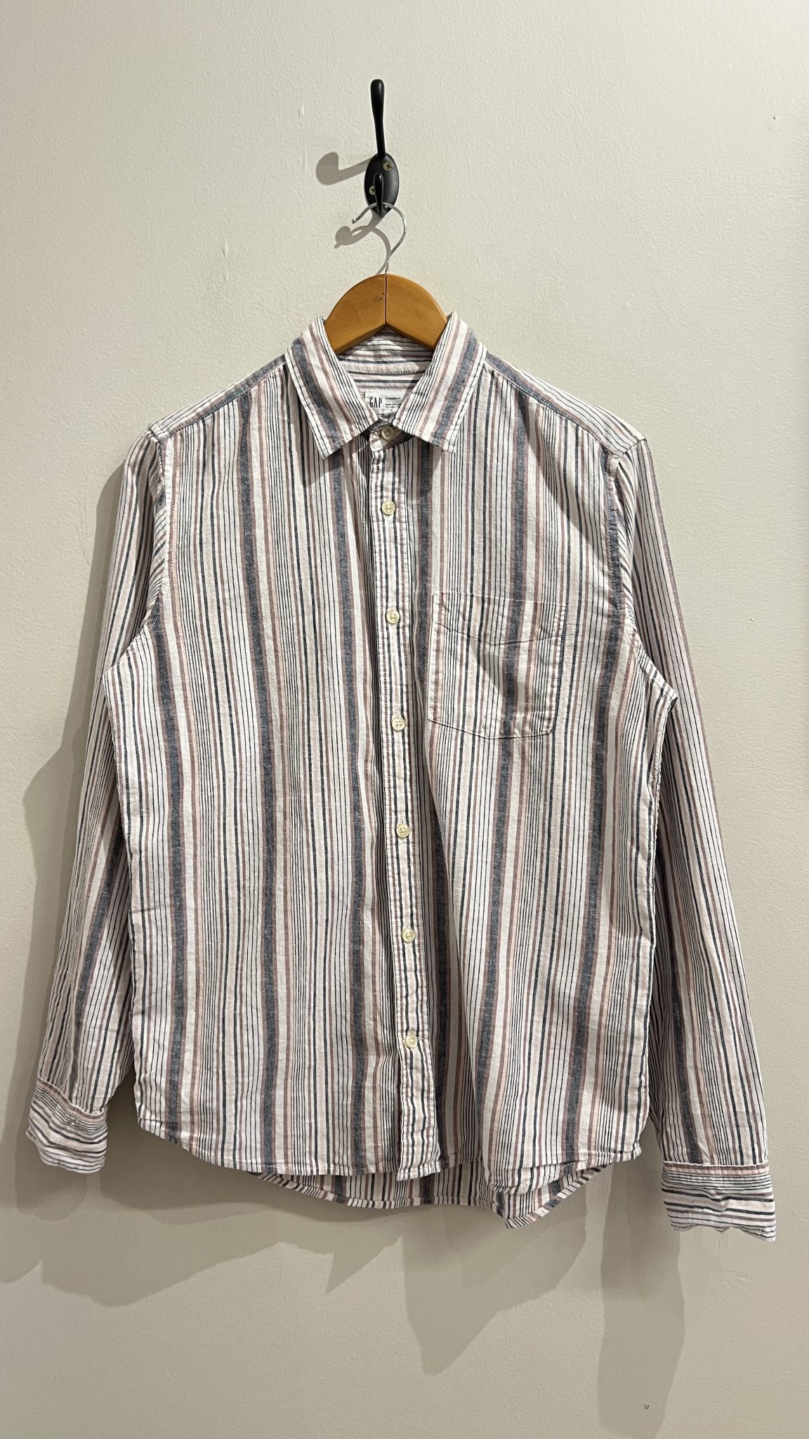 Camisa listrada branca de listras color m/longa Gap de linho e algodão - P branco tamanho P - foto principal