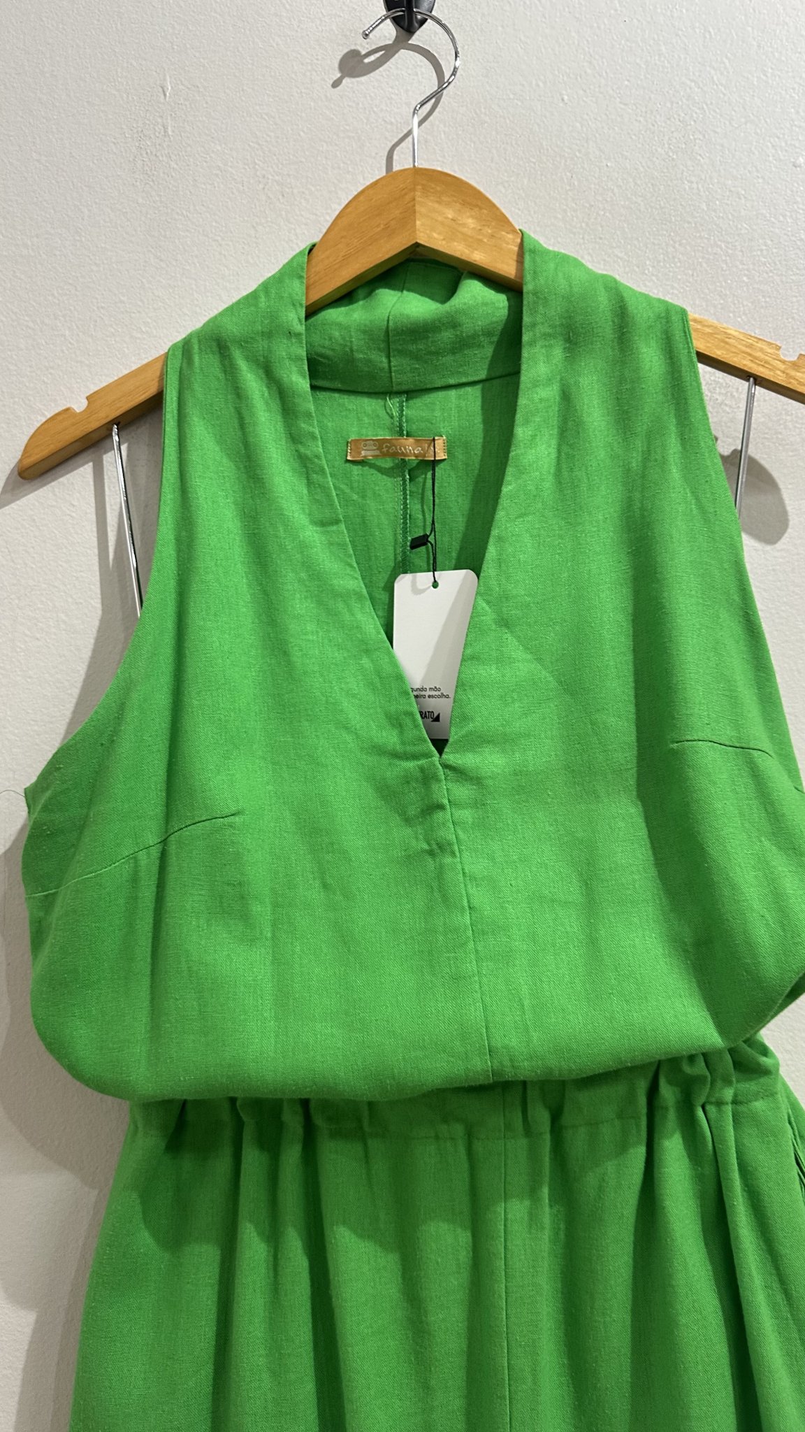 Vestido longo verde decote v s/manga de linho e viscose c/cinto faixa Fauna - M *manchas - vista adicional 2