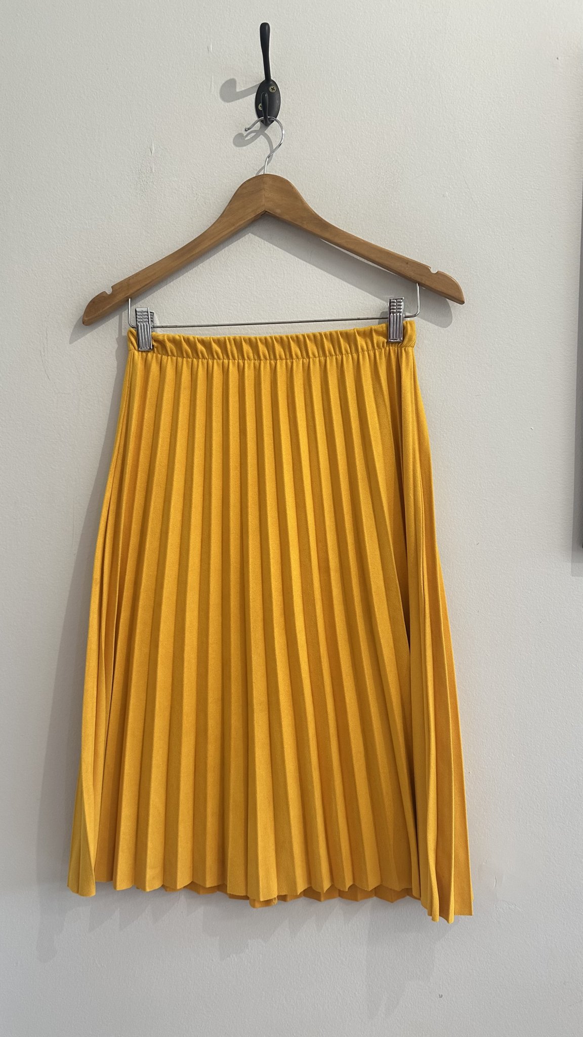 Saia midi amarela camurça de pregas Zara - P amarelo tamanho P - foto principal