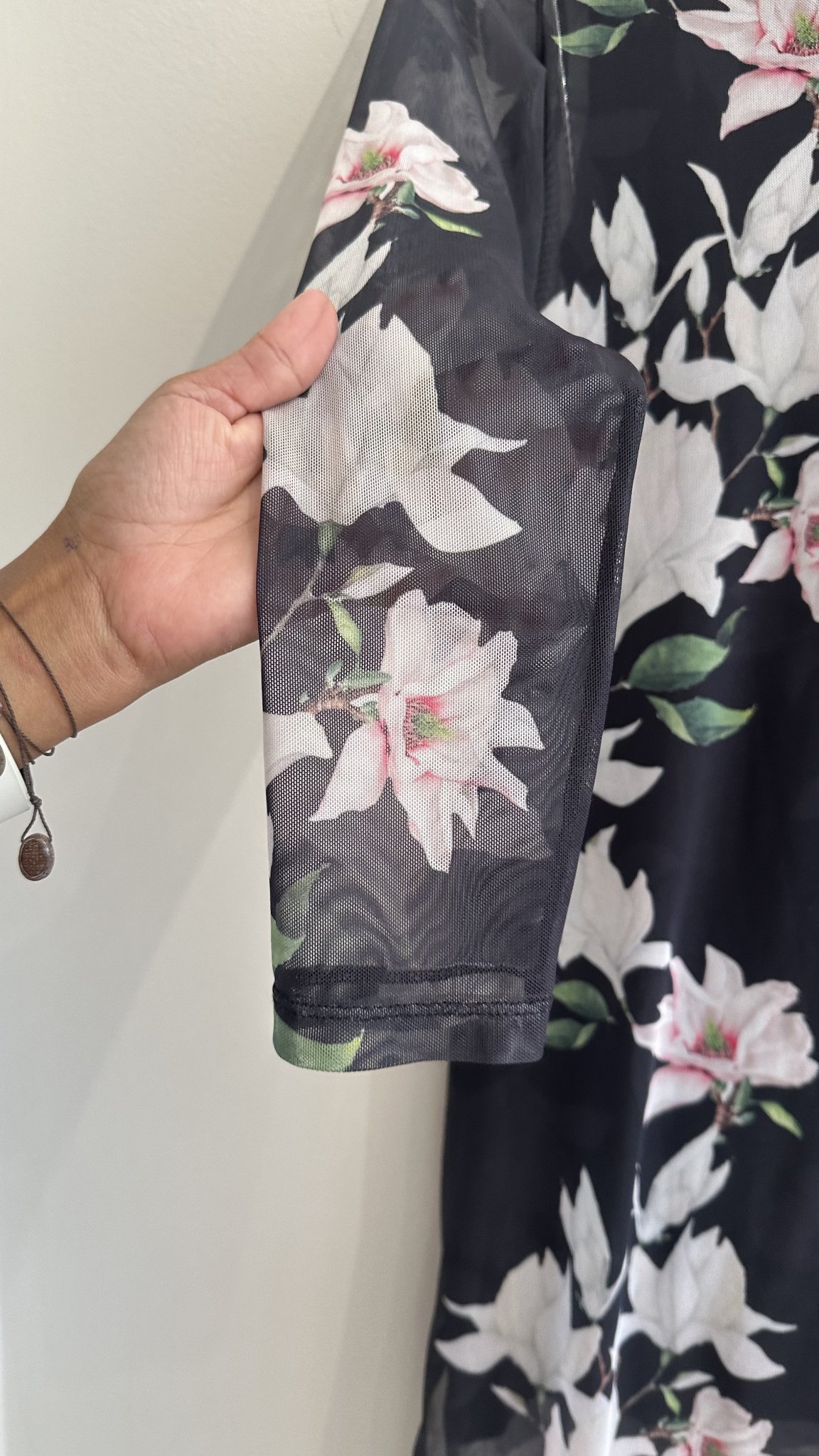 Vestido midi preto de tule floral m/longa Agarre & Use - M tamanho M - vista adicional 4