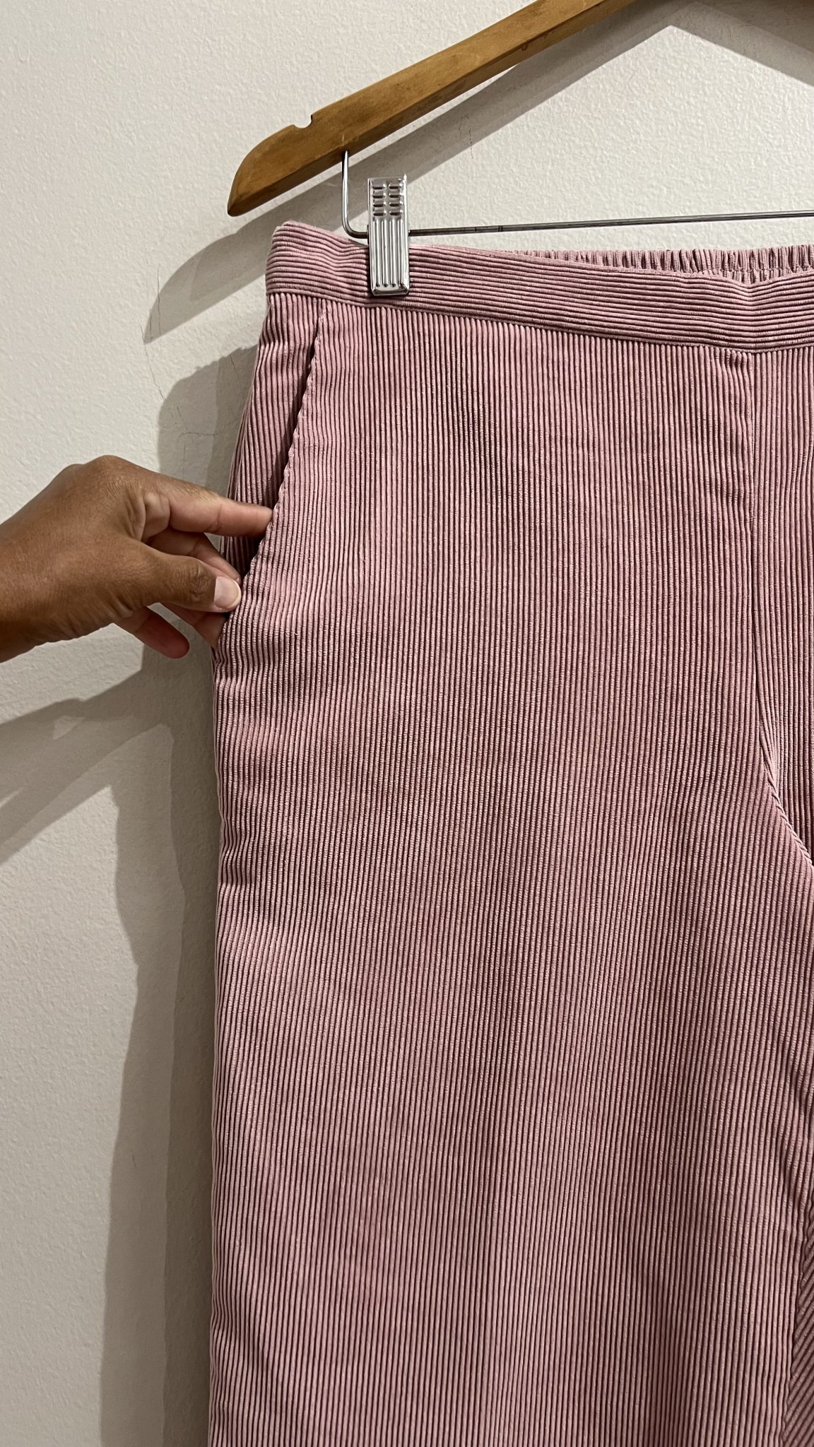 Calça rosa de veludo cotelê e cintura regulável Alfred Dunner - 40/42 tamanho 40/42 - vista adicional 2