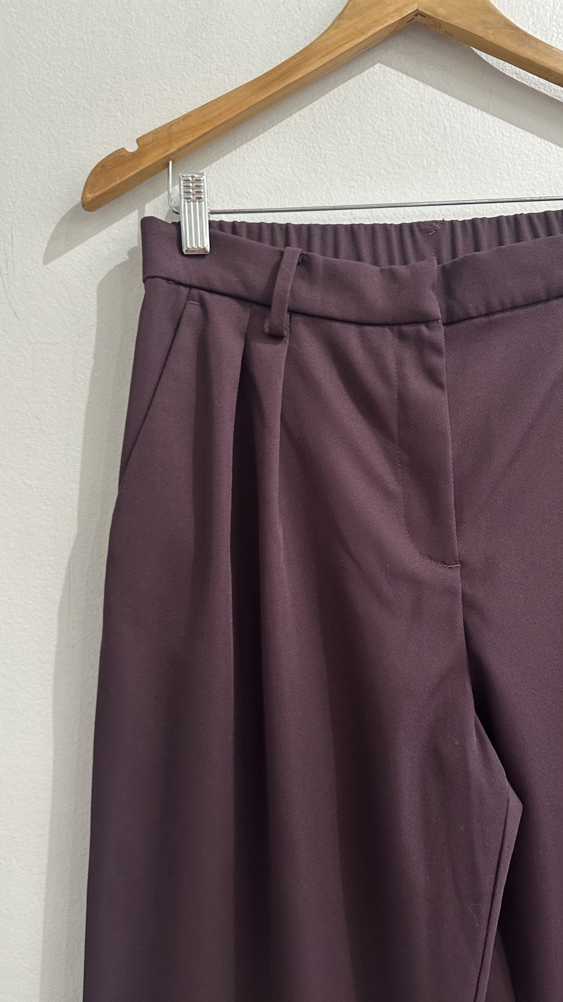 Calça alfaiataria vinho de cintura regulável H&M - 40 tamanho 40 - vista adicional 2