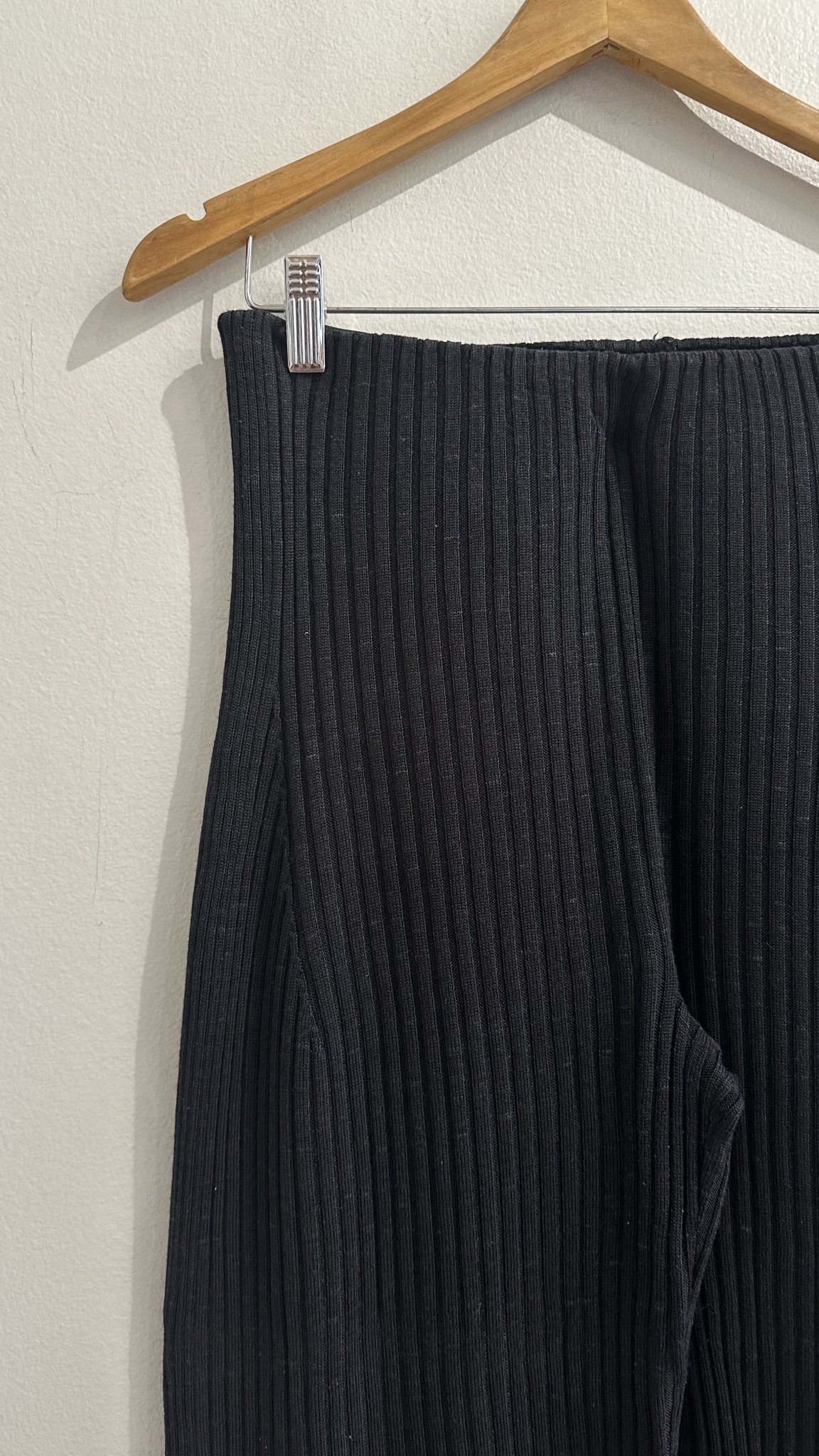 Calça pantalona preta de tricô canelado Oskley - P preto tamanho P - vista adicional 2