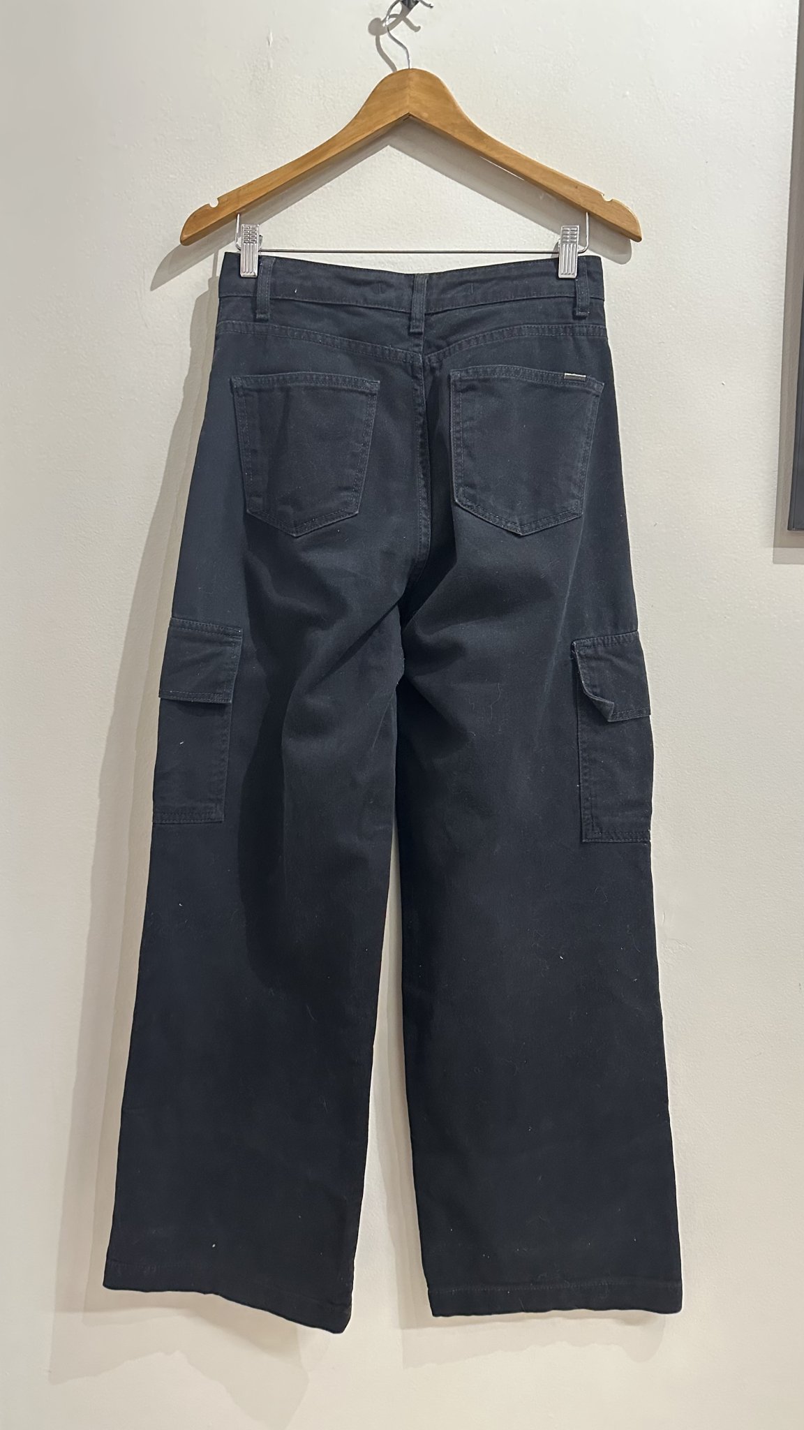 Calça jeans preta pantalona cargo Youcom - 38 preto tamanho 38 - vista adicional 2