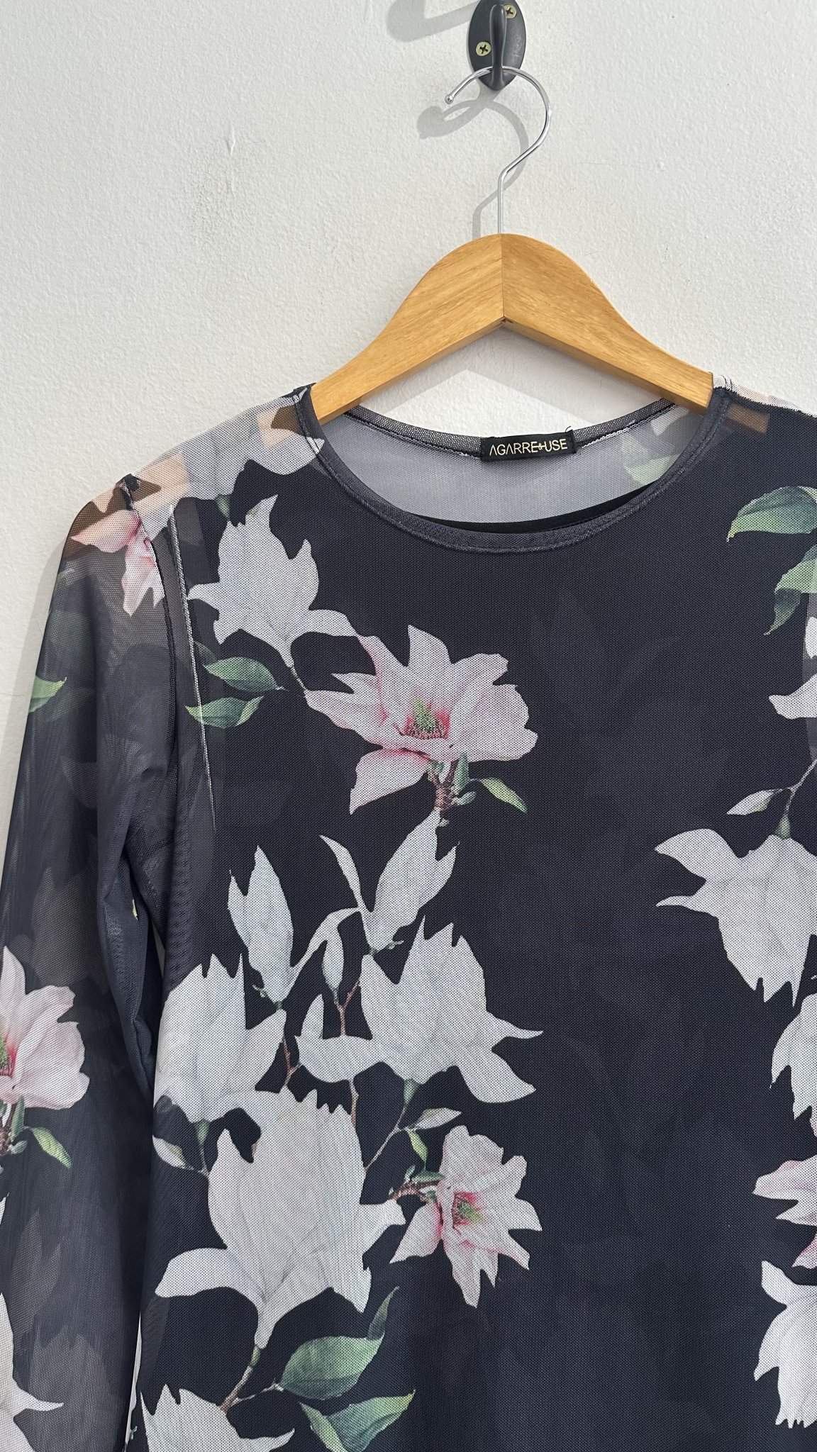 Vestido midi preto de tule floral m/longa Agarre & Use - M tamanho M - vista adicional 2