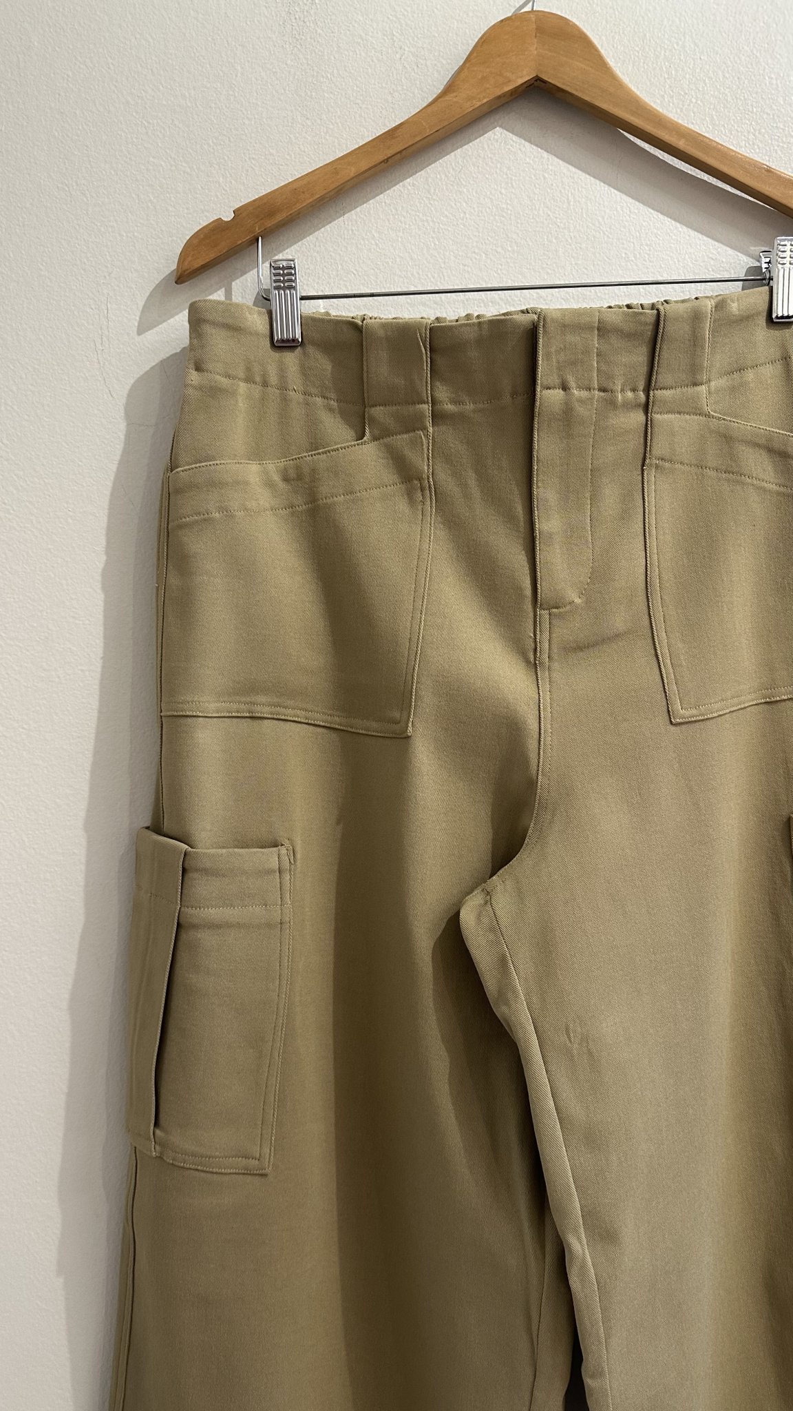 Calça pantalona cargo caqui de cintura regulável Fab´rik - G tamanho G - vista adicional 3