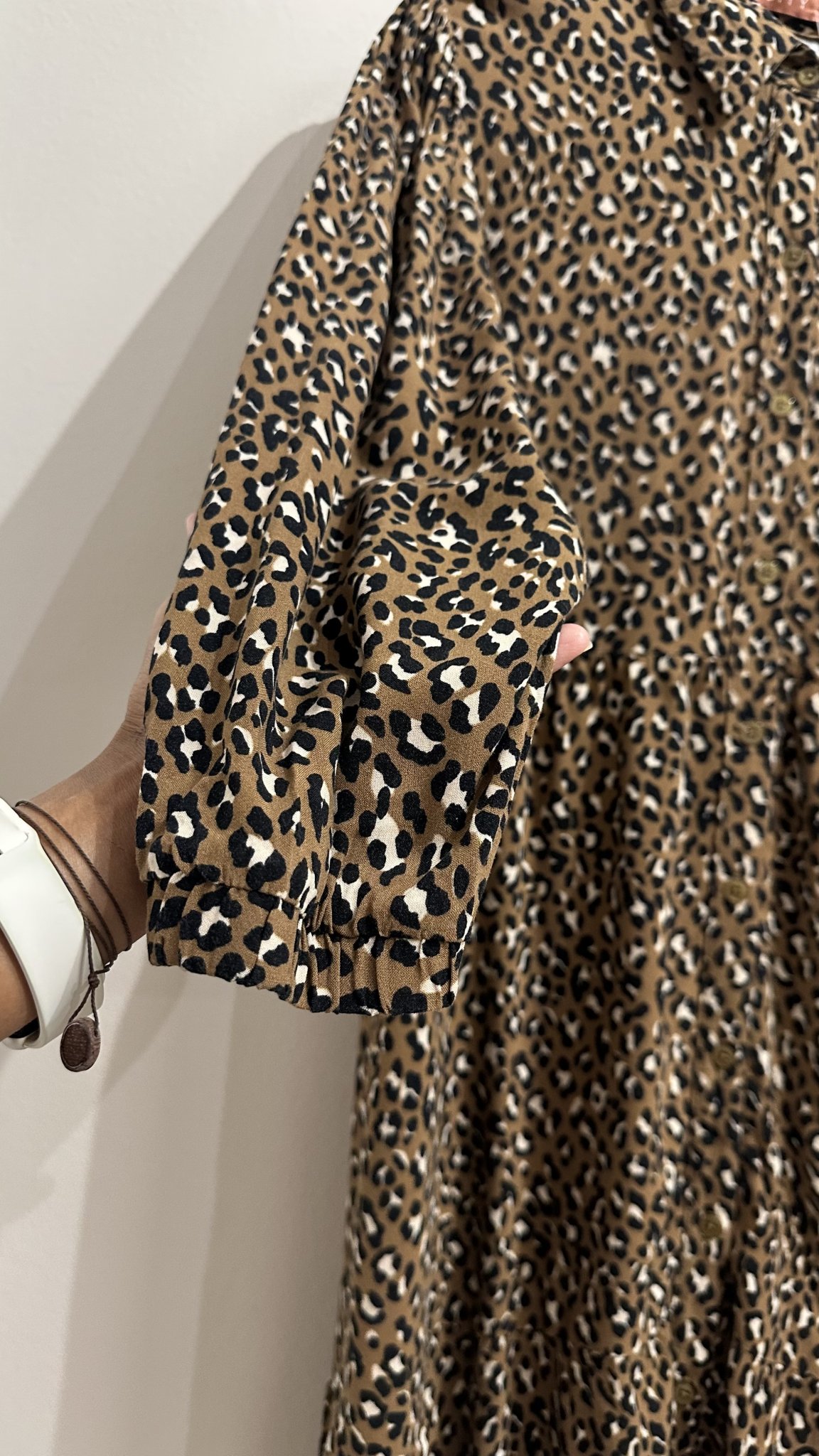 Vestido animal print onça de botões m/longa City - GG tamanho GG - vista adicional 3