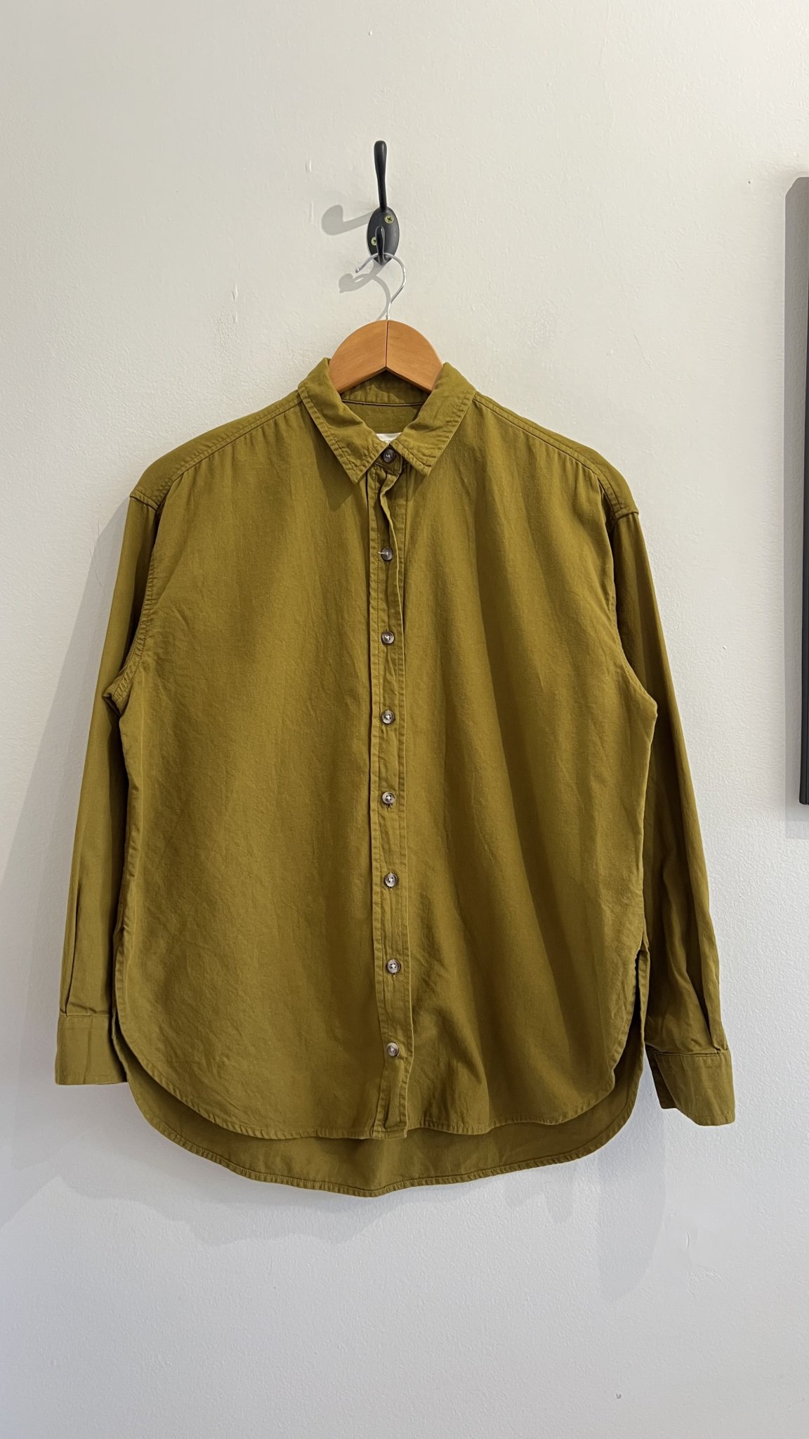 Camisa verde oliva m/longa Universal Threads - PP tamanho PP - foto principal
