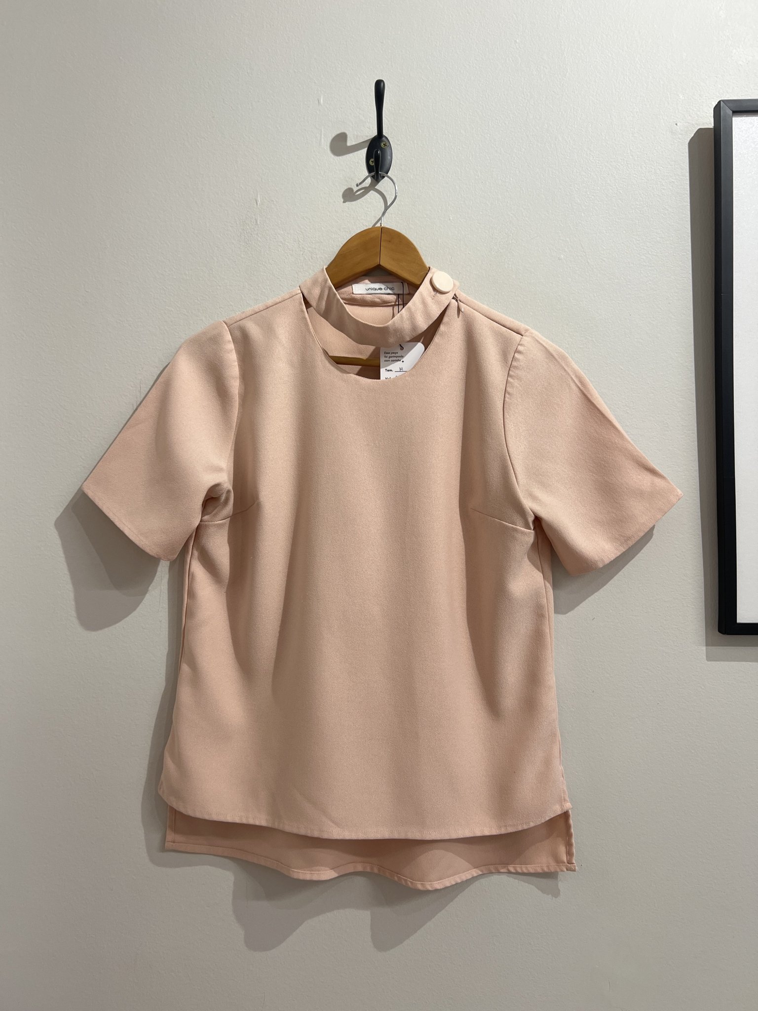 Blusa rosa m/curta c/detalhe na gola Unique Chic - M tamanho M - foto principal