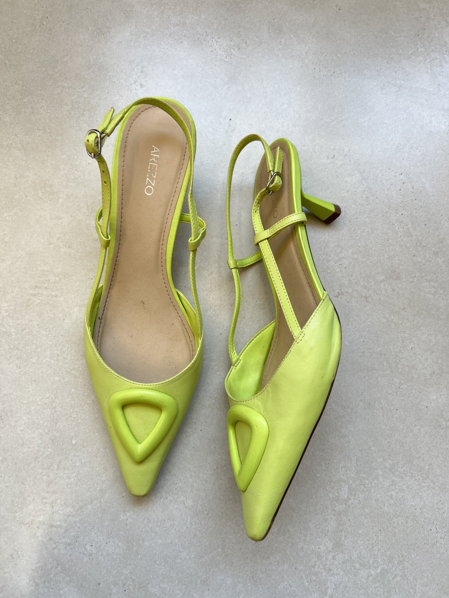 Scarpin verde neon Arezzo - 39 tamanho 39 - foto principal