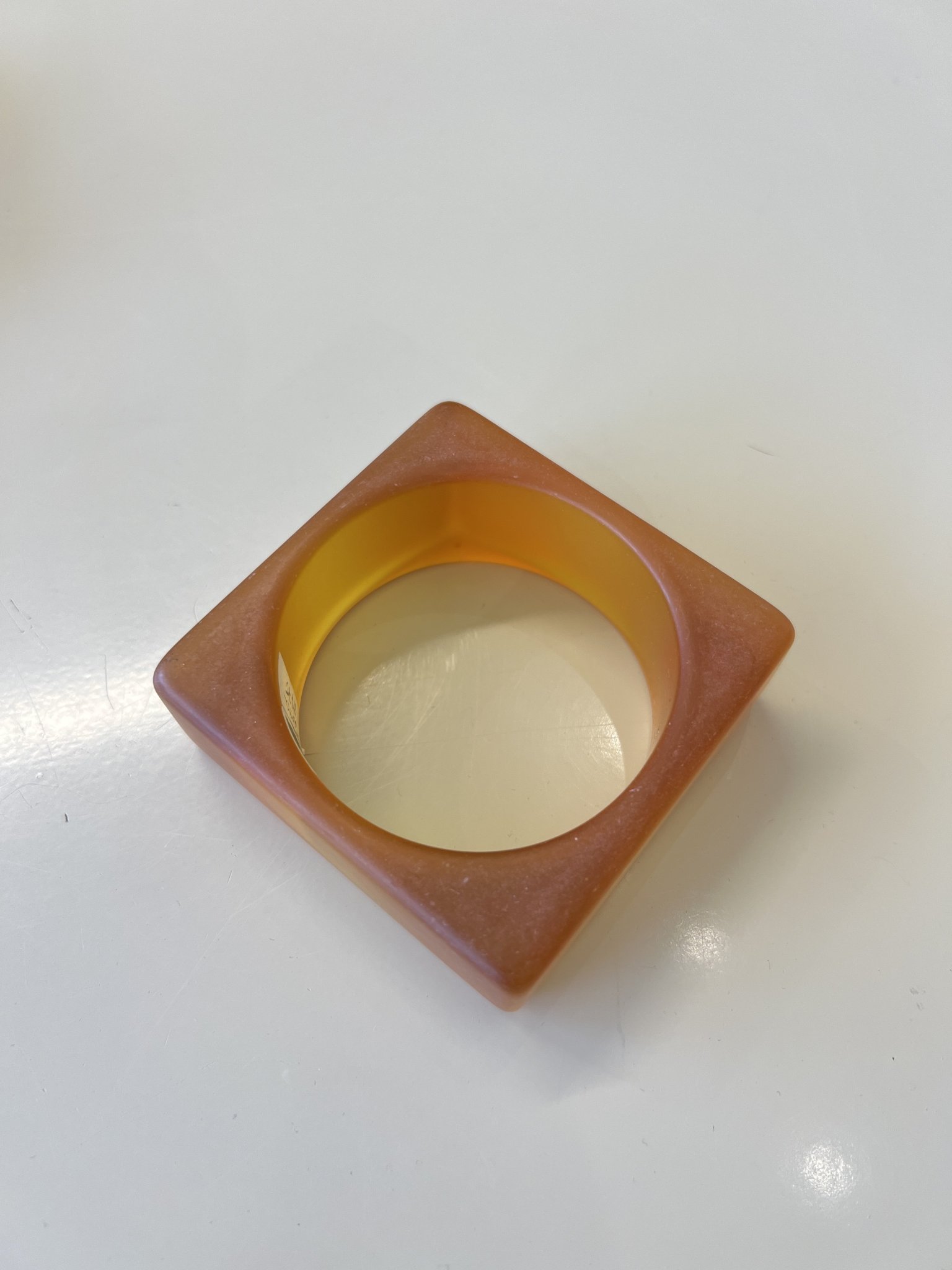 Pulseira laranja quadrada de acrílico Sônia - foto principal
