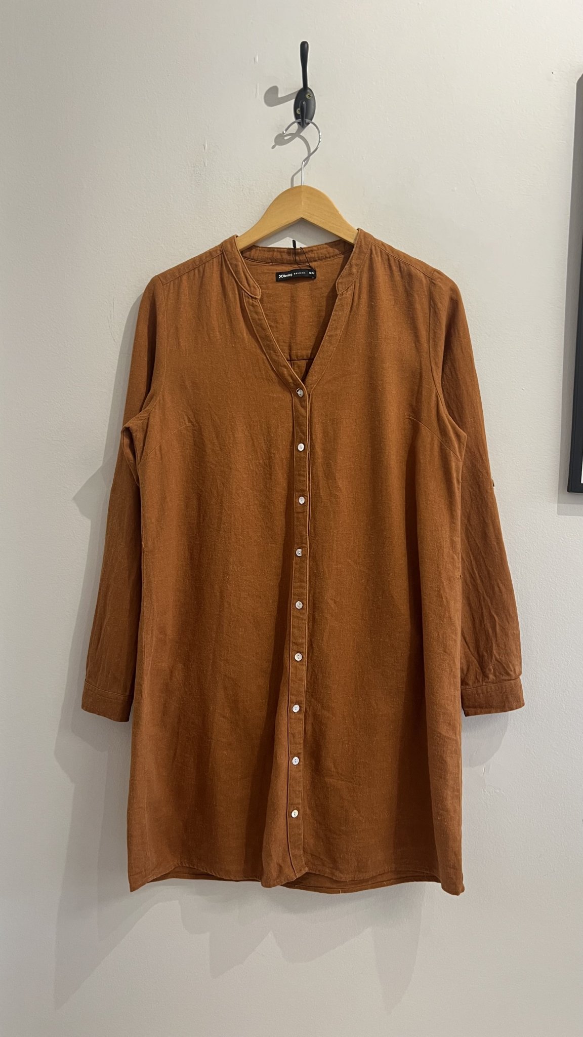 Chemise caramelo de linho e viscose m/longa Hering - M marrom tamanho M - foto principal
