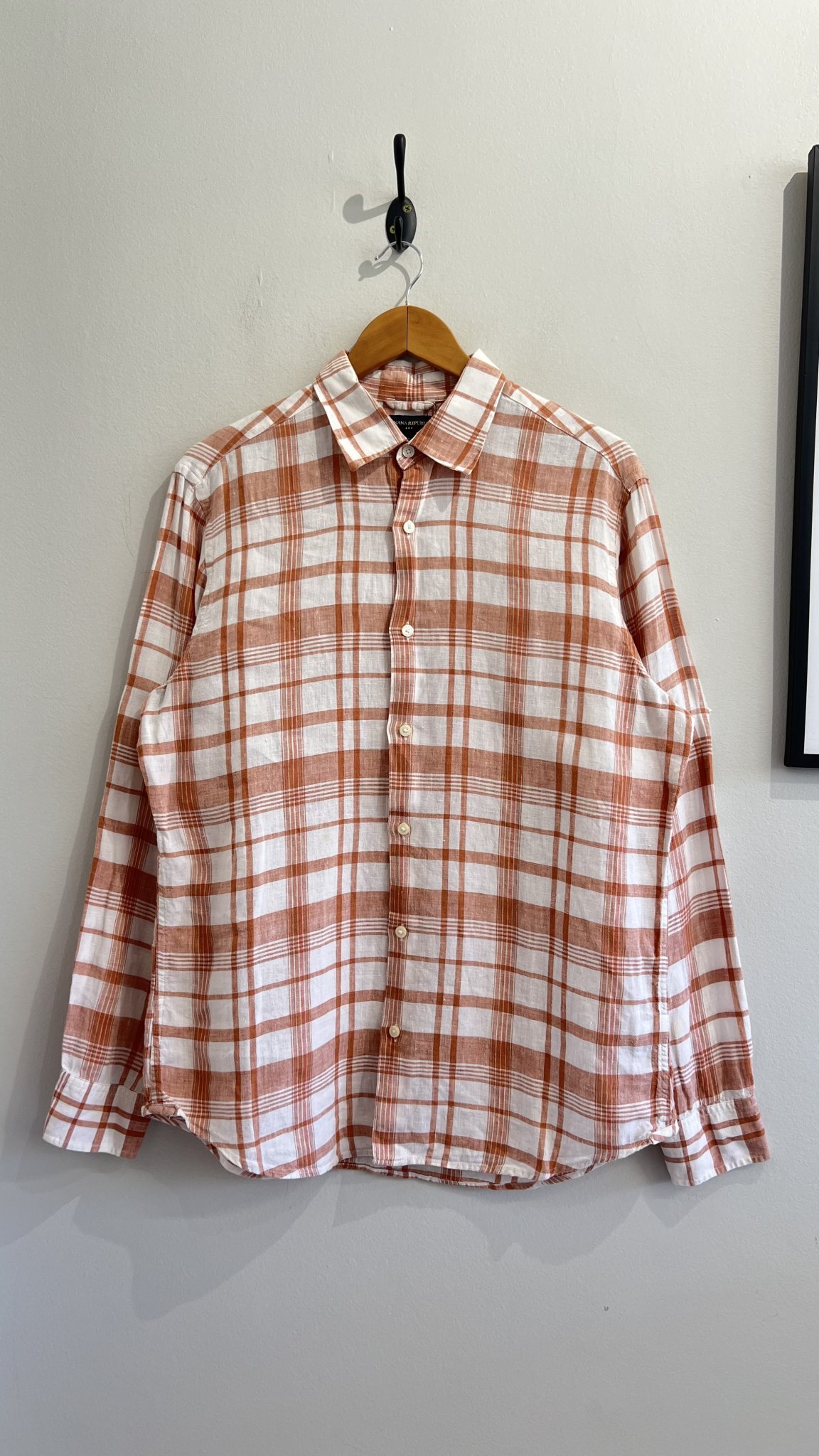 Camisa xadrez terracota e branco m/longa Banana Republic - M tamanho M - foto principal