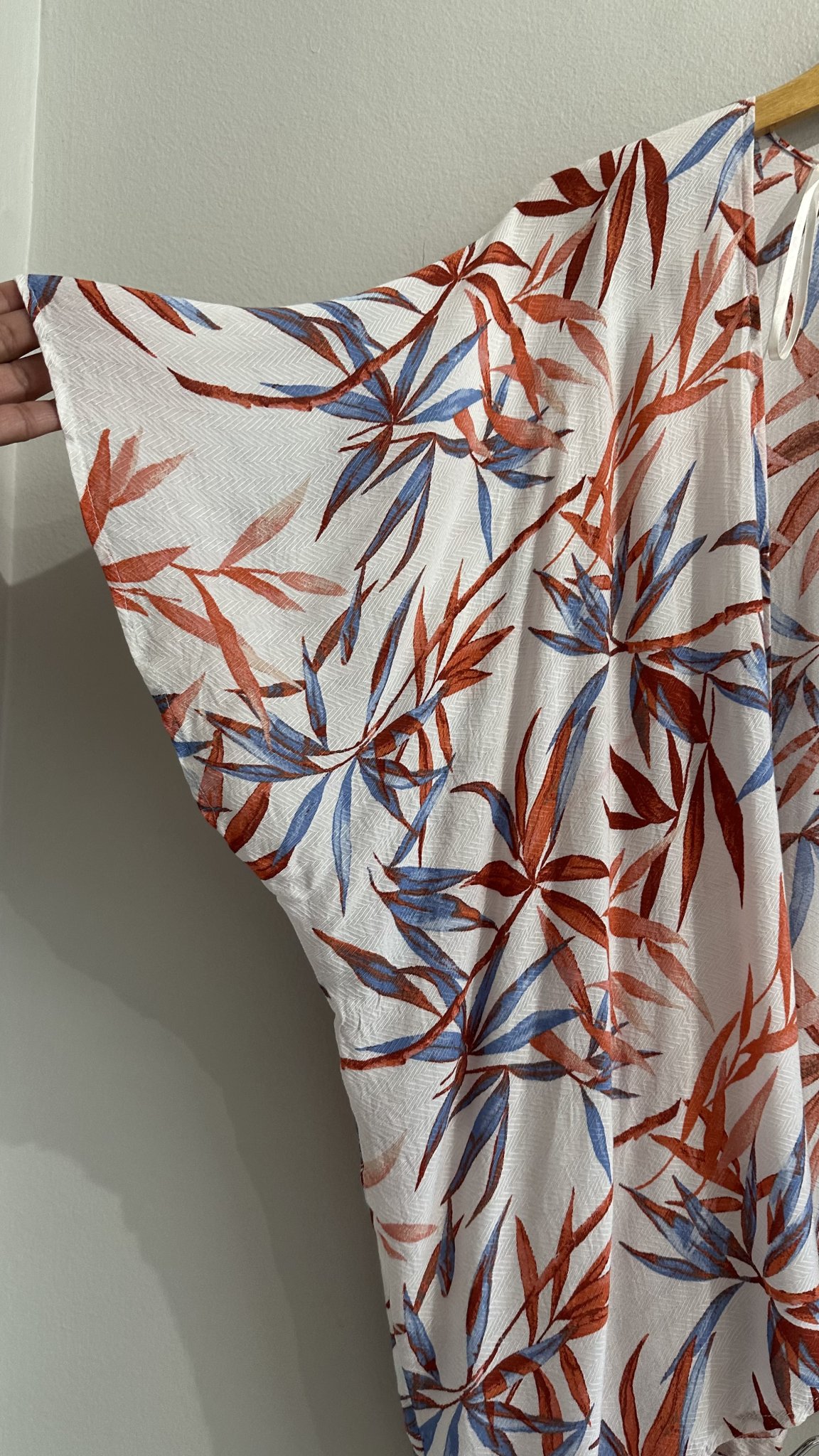 Quimono floral vermelho e azul Forever 21 - GG azul, vermelho tamanho GG - vista adicional 2