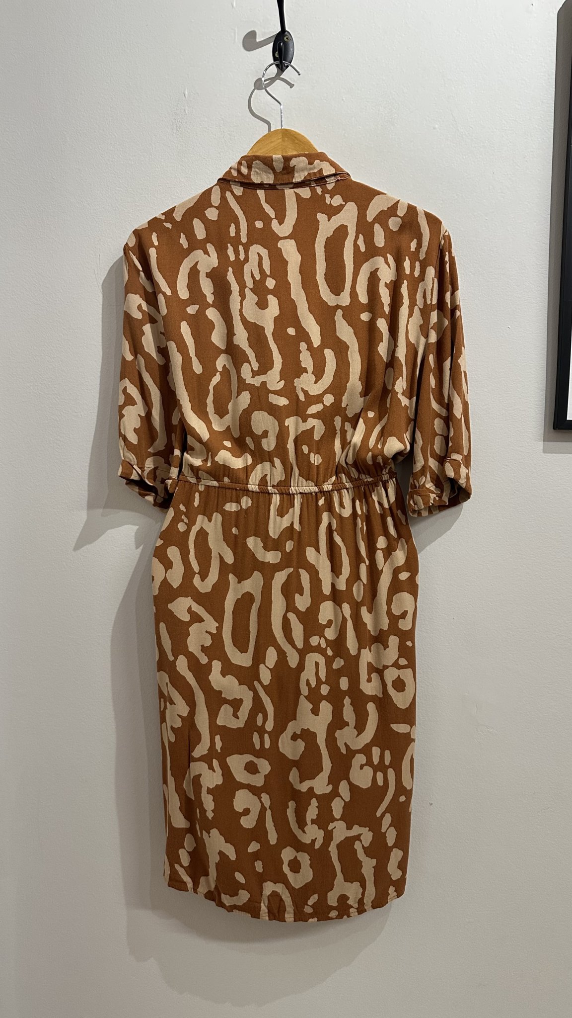 Vestido animal print girafa de botões m/curta Marfinno - GG tamanho GG - vista adicional 4