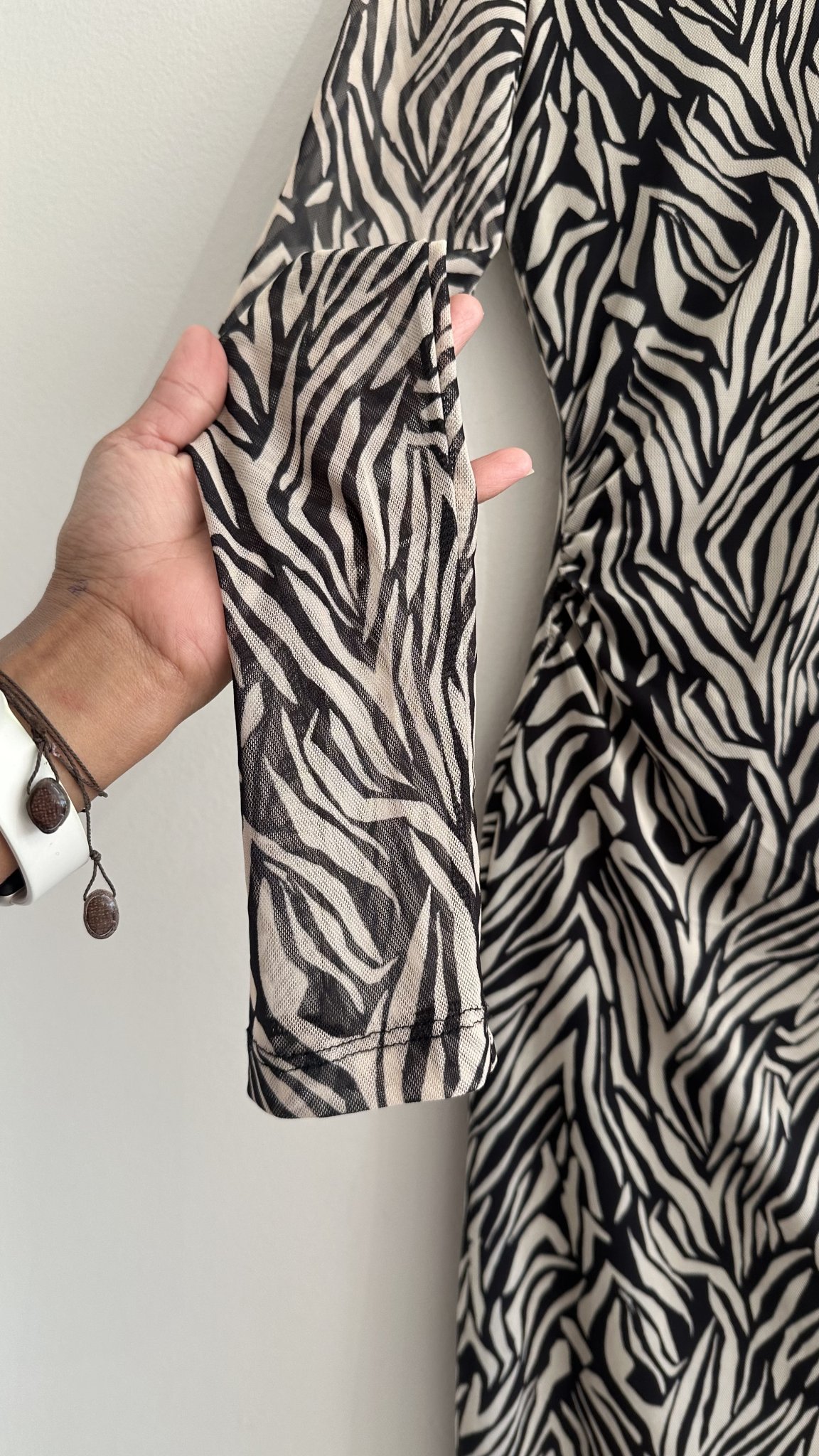 Vestido longo animal print zebra de tule e m/longa MNG - M Preto, Branco tamanho M - vista adicional 3