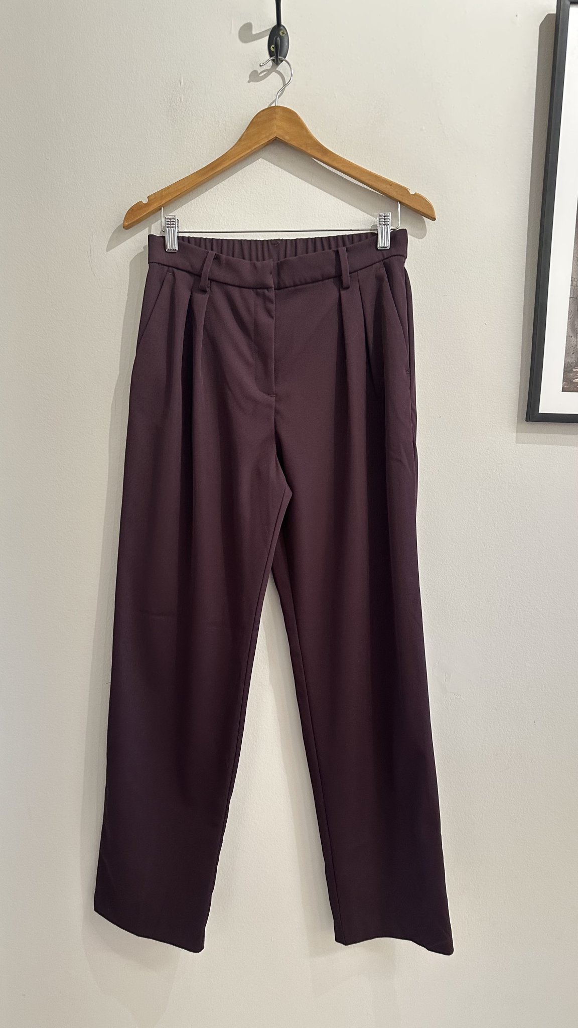 Calça alfaiataria vinho de cintura regulável H&M - 40 tamanho 40 - foto principal