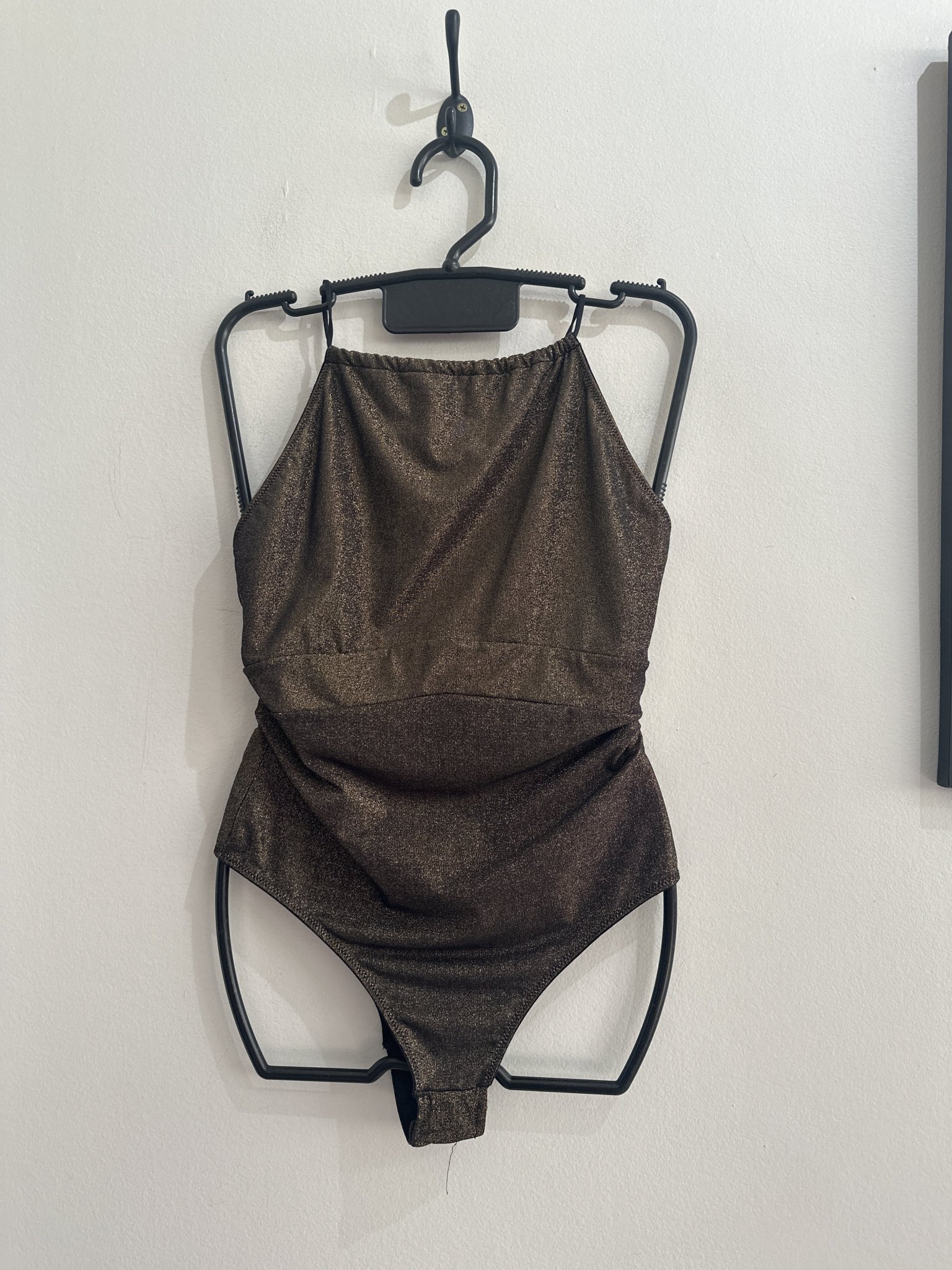Body dourado no lurex de alcinha preta - sem marca - foto principal