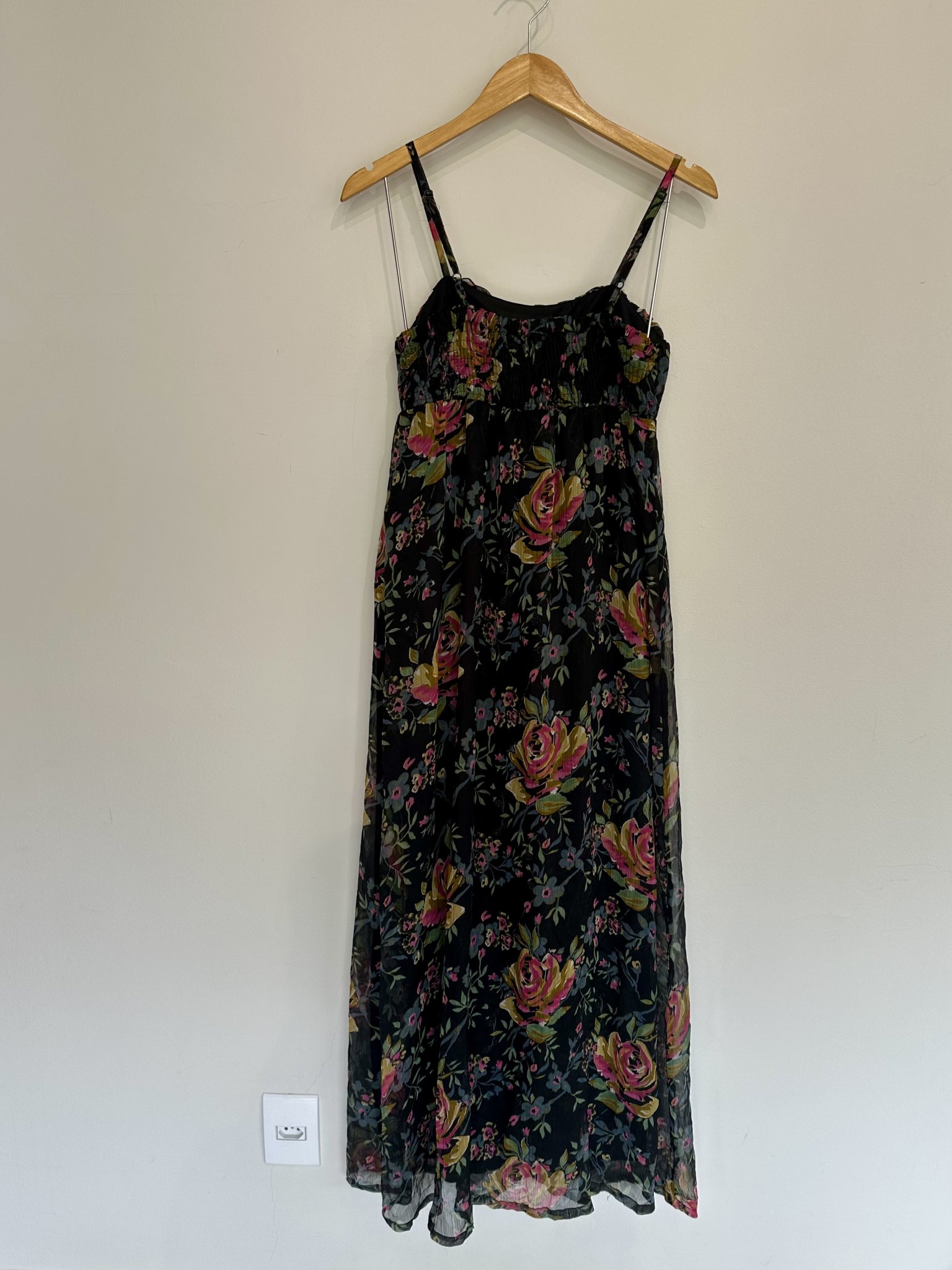 Vestido longo preto de alcinha e estampa floral c/amarração frontal Fire - P/M tamanho P/M - vista adicional 2