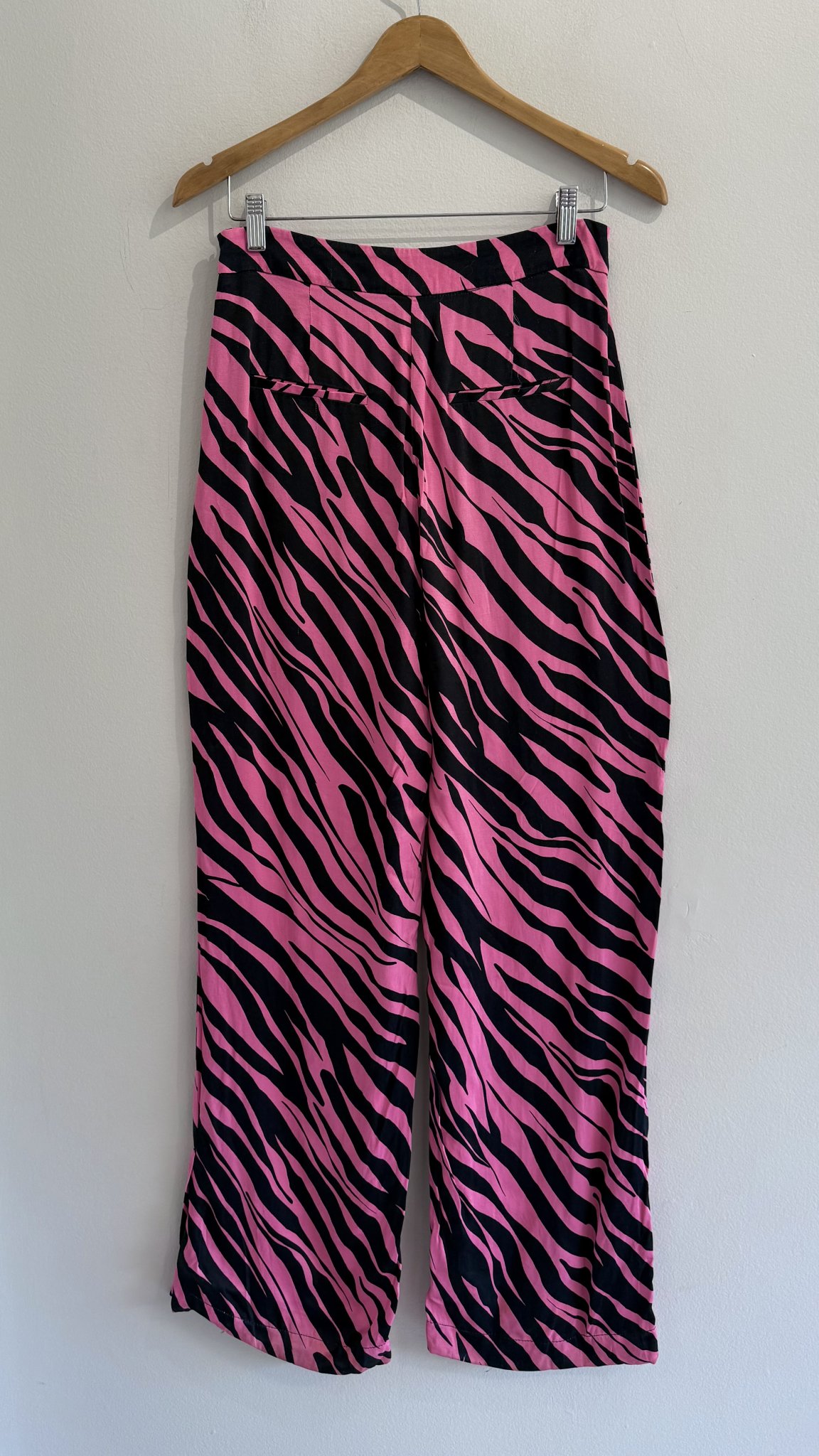 Calça pantalona animal print zebra rosa e preta Zara - M preto, rosa tamanho M - vista adicional 4