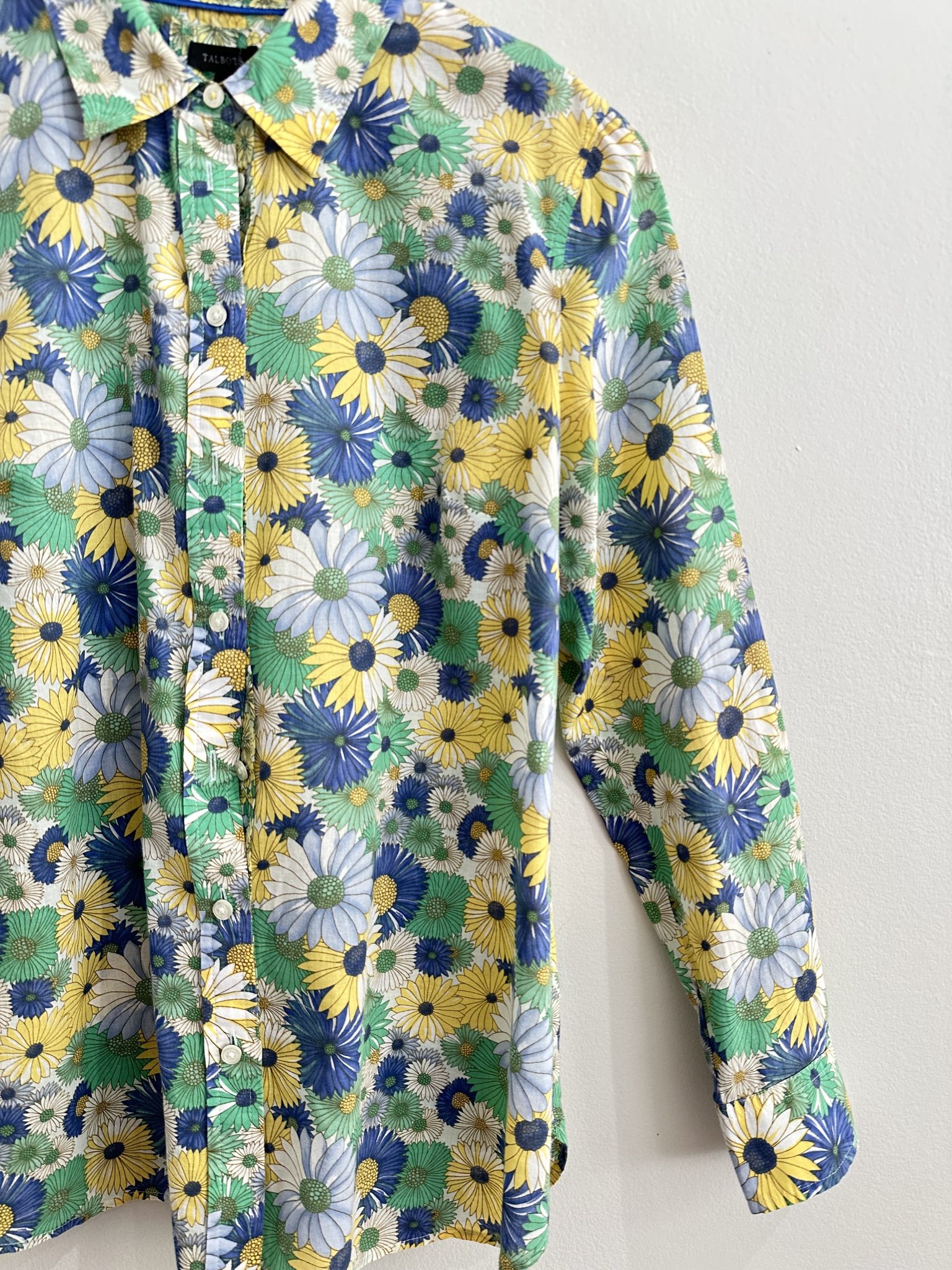 Camisa floral de girassóis m/longa Talbots - P tamanho P - vista adicional 2