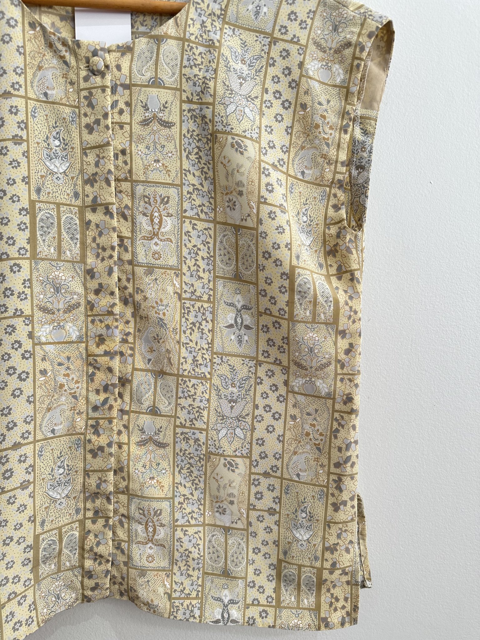 Blusa creme estampa floral s/manga vintage s/marca - M Bege tamanho M - vista adicional 2