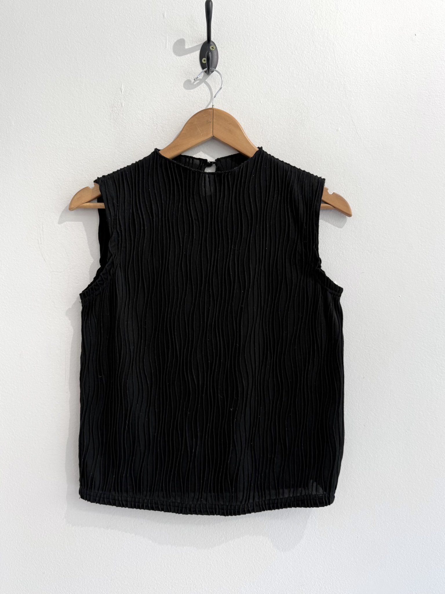 Blusa preta texturizada sem manfa Dazy - M preto tamanho M - foto principal