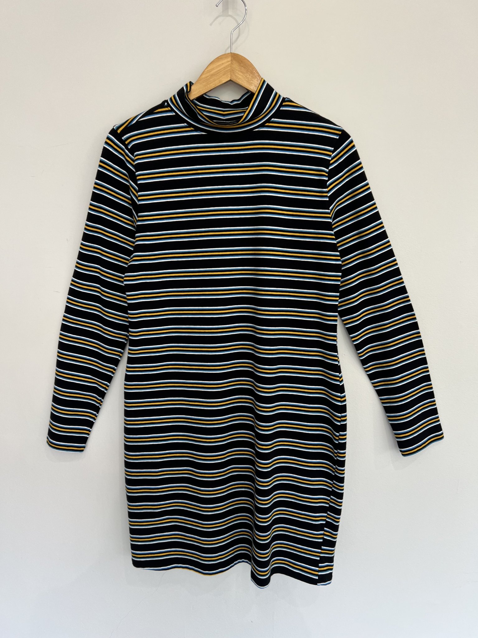 Vestido listrado fundo azul escuro m/longa de linha de algodão Wild Fable - foto principal