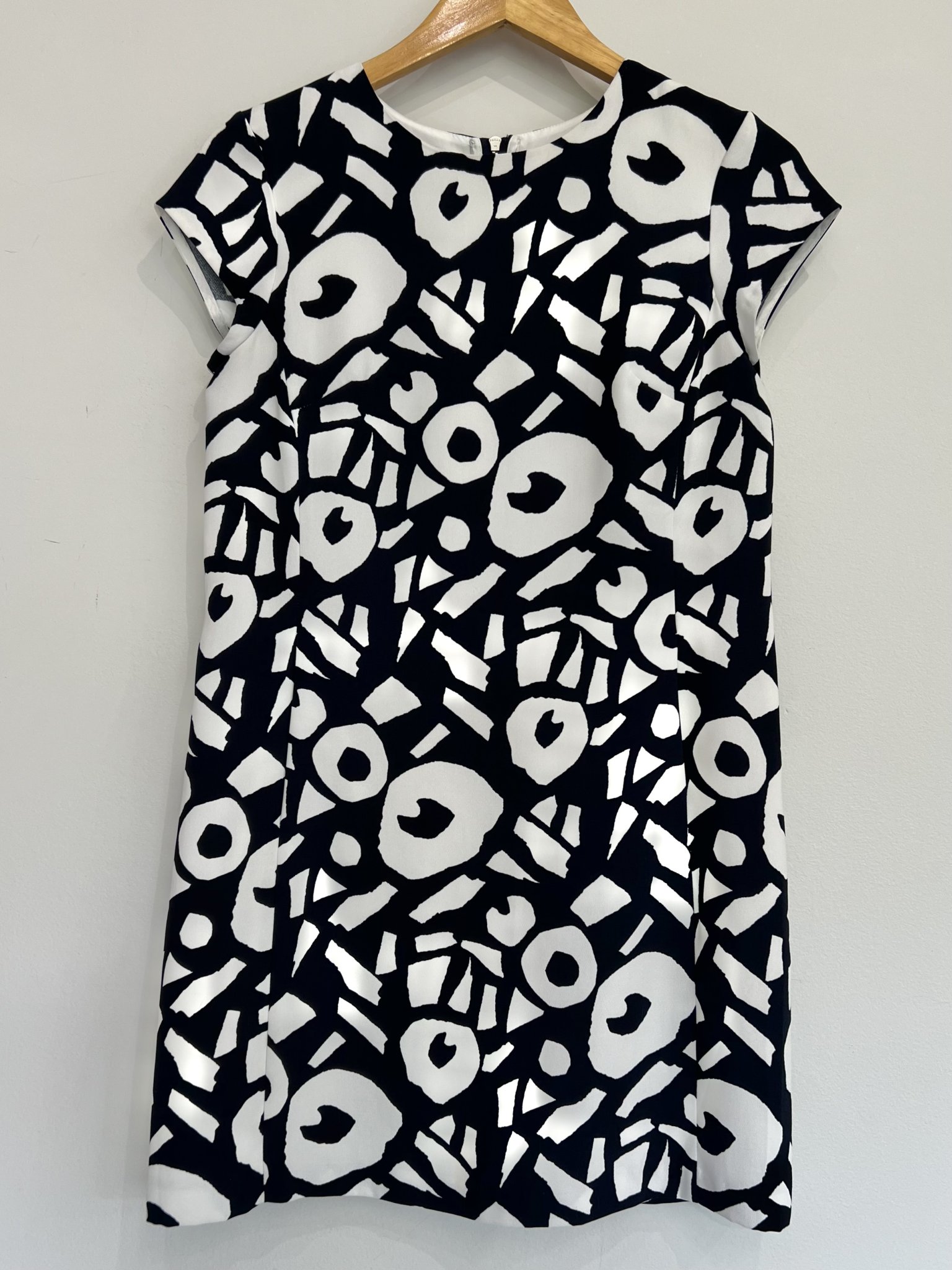 Vestido P&B estampa abstrada m/curta sino Loft - P Preto, Branco tamanho P - vista adicional 4