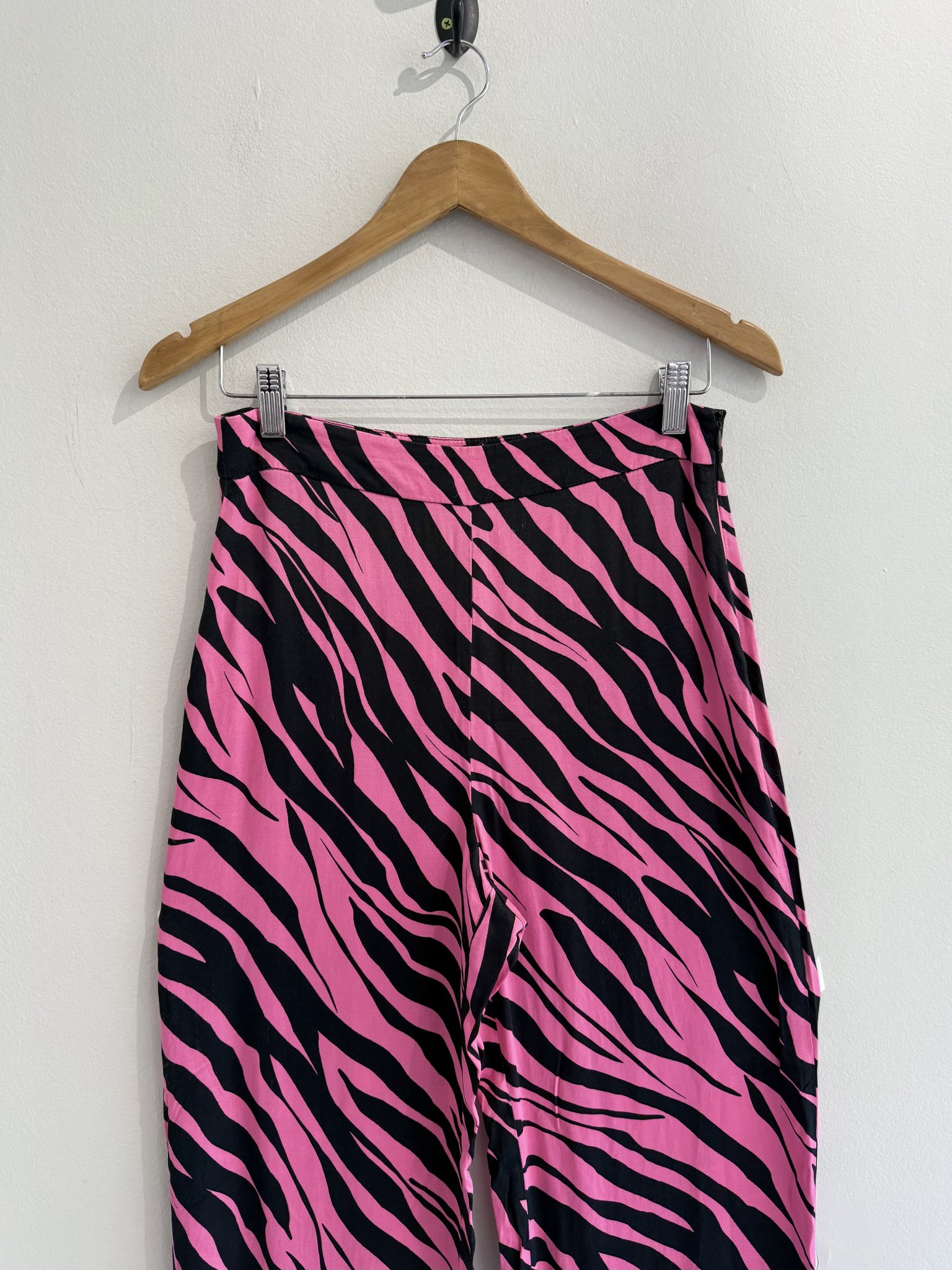 Calça pantalona animal print zebra rosa e preta Zara - M preto, rosa tamanho M - vista adicional 2