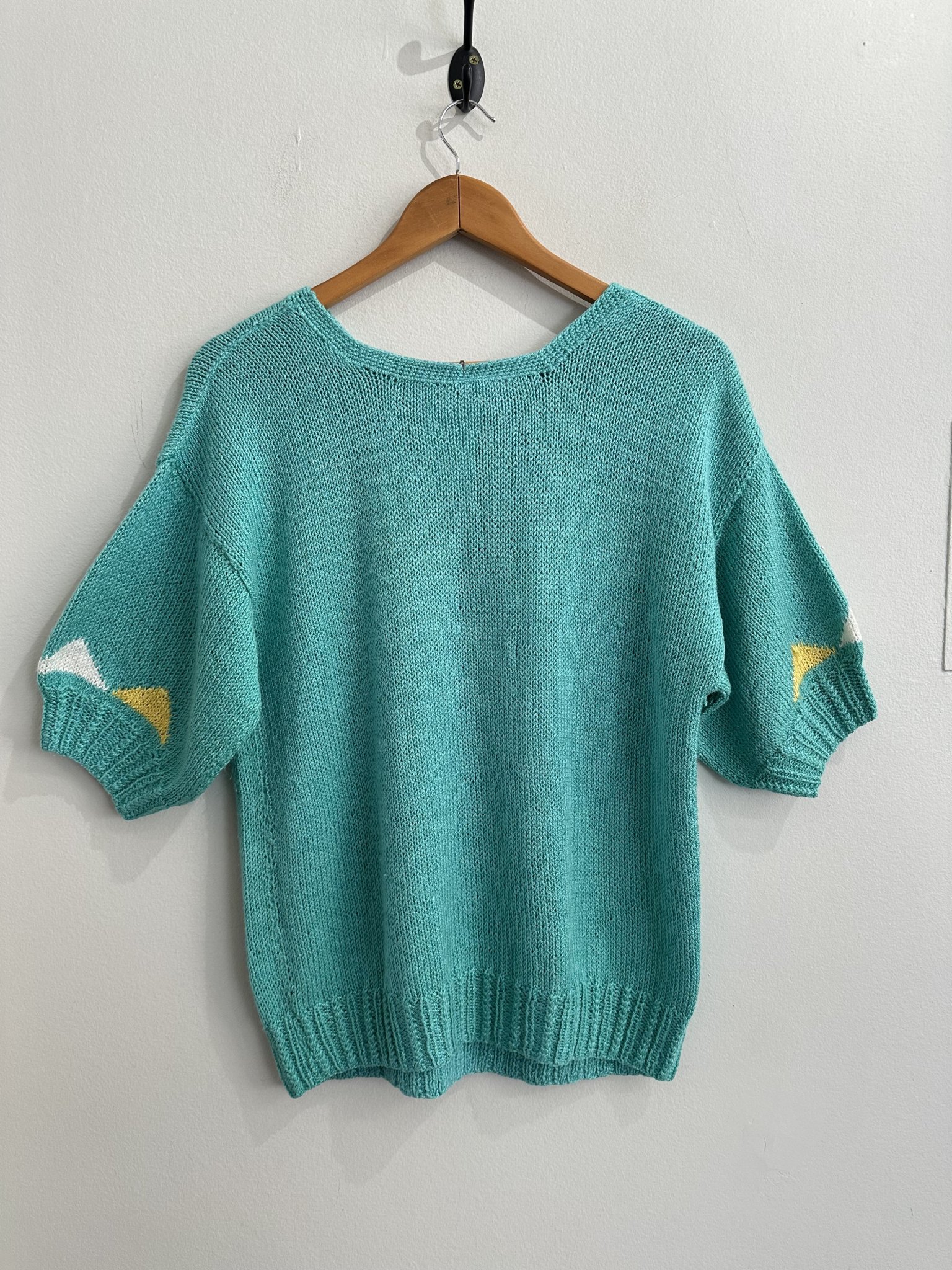 Blusa azul de tricô m/curta estampa flor s/marca - M/G tamanho M/G - vista adicional 3