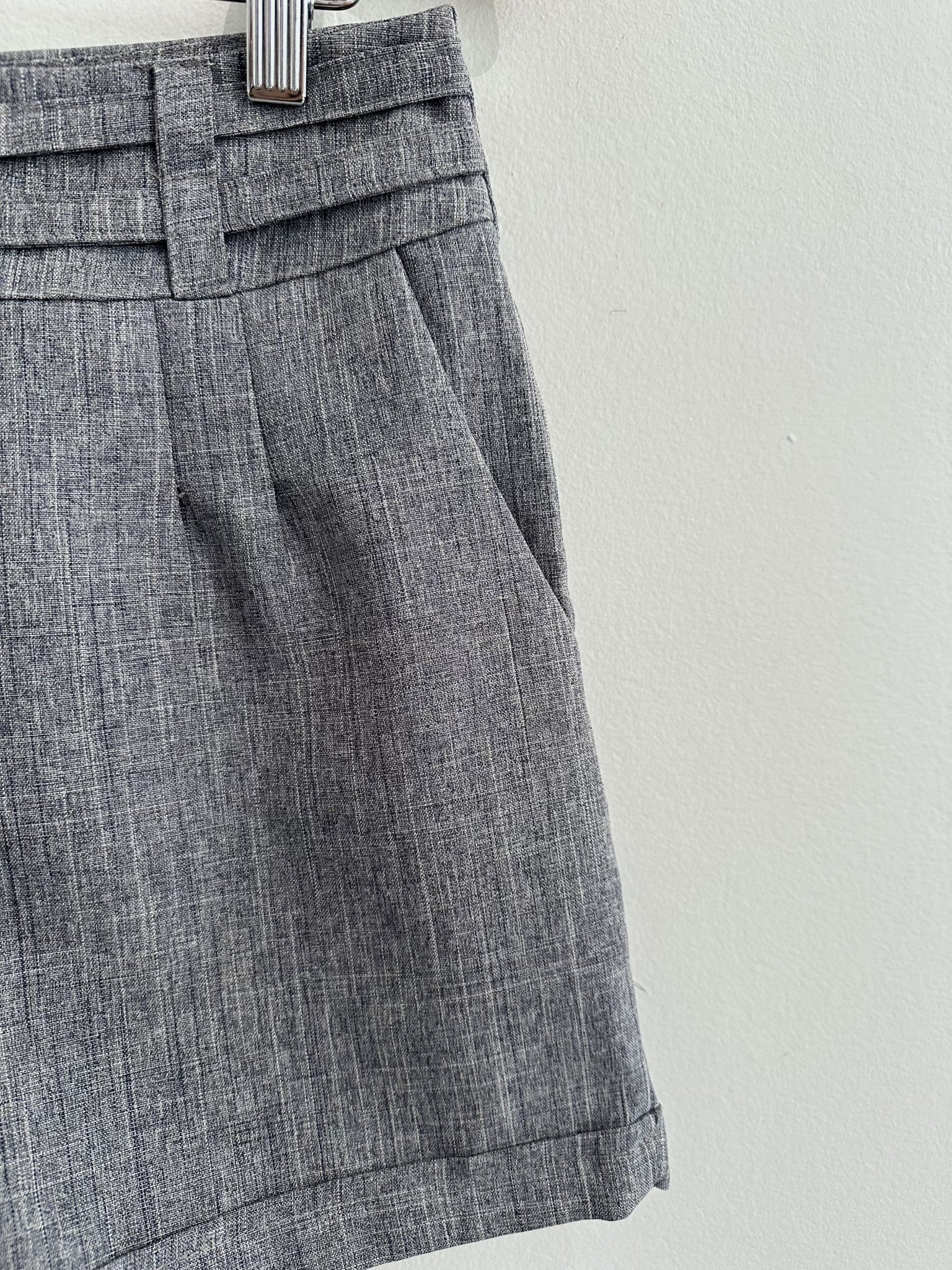 Short cinza de cinto duplo - PP tamanho PP - vista adicional 2