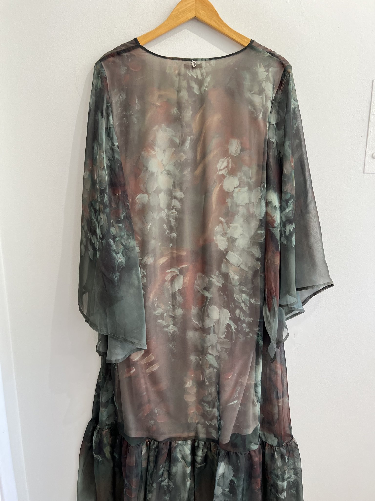 Vestido verde floral fluido com cinto faixa Dimy - M tamanho M - vista adicional 4