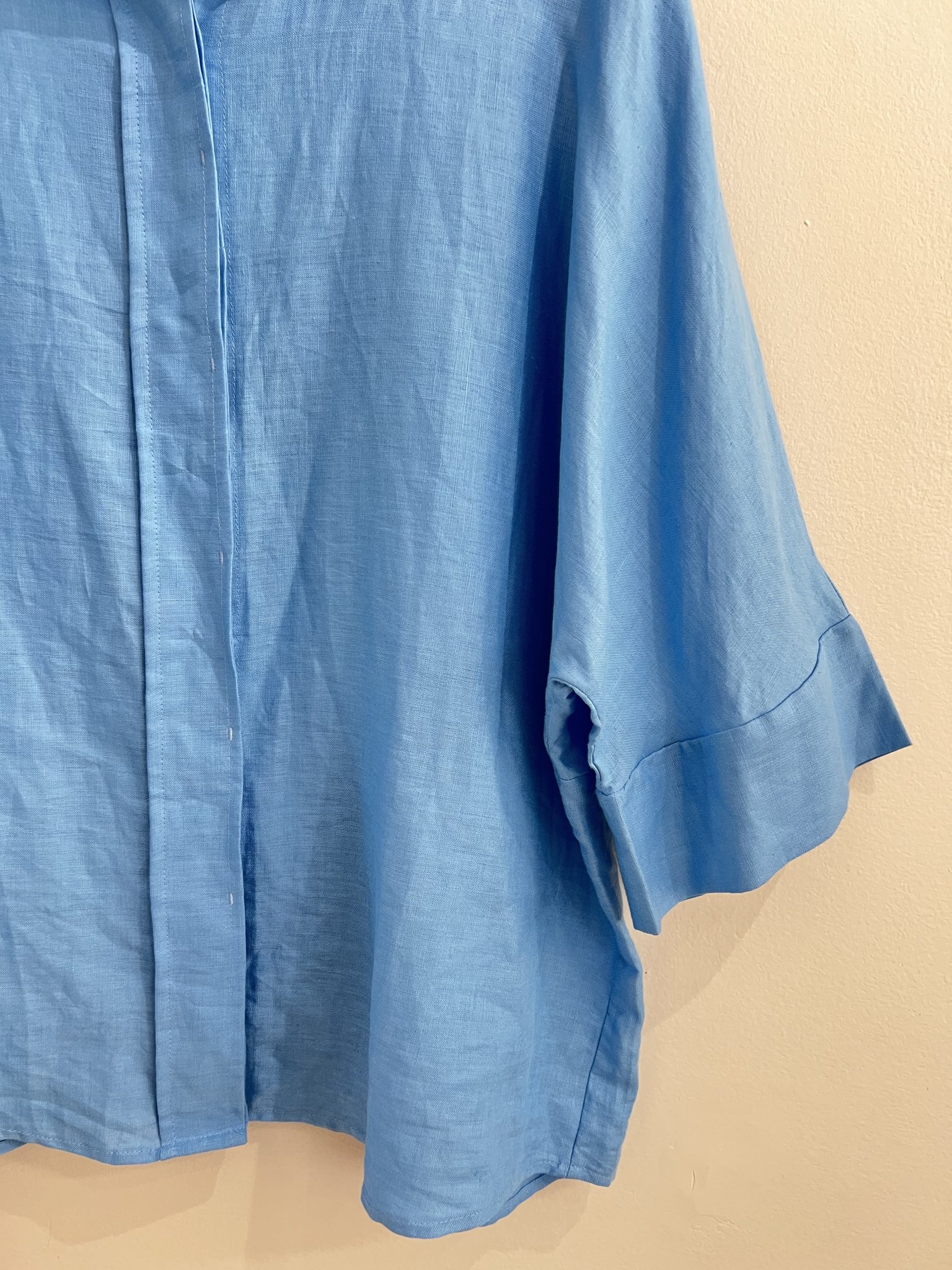 Camisa azul céu de linho Talita Kume - 44 tamanho 44 - vista adicional 2