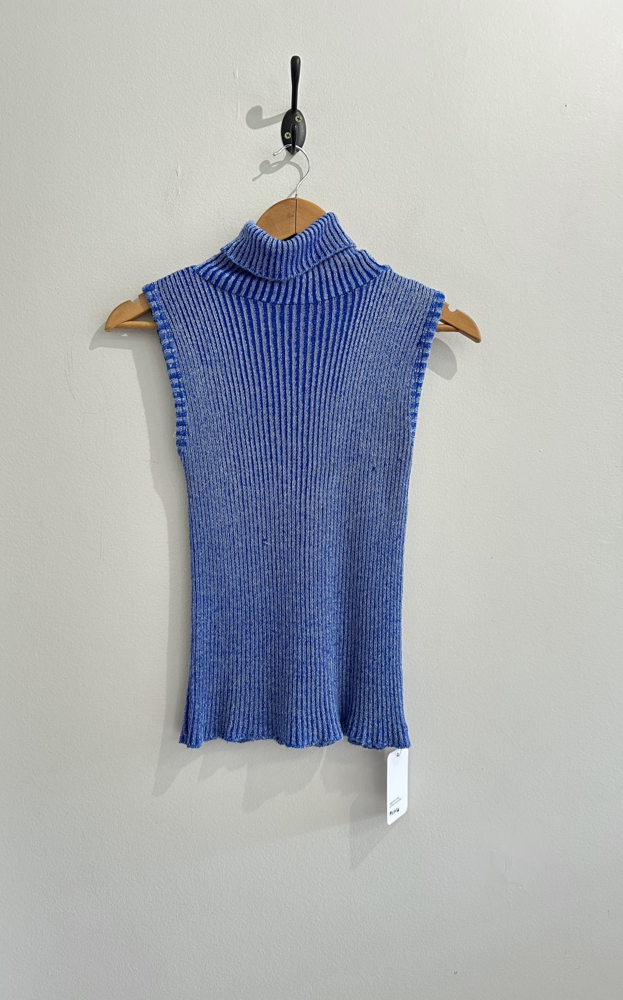 Blusa cacharrel azul rajada sem manga - P/M tamanho P/M - foto principal