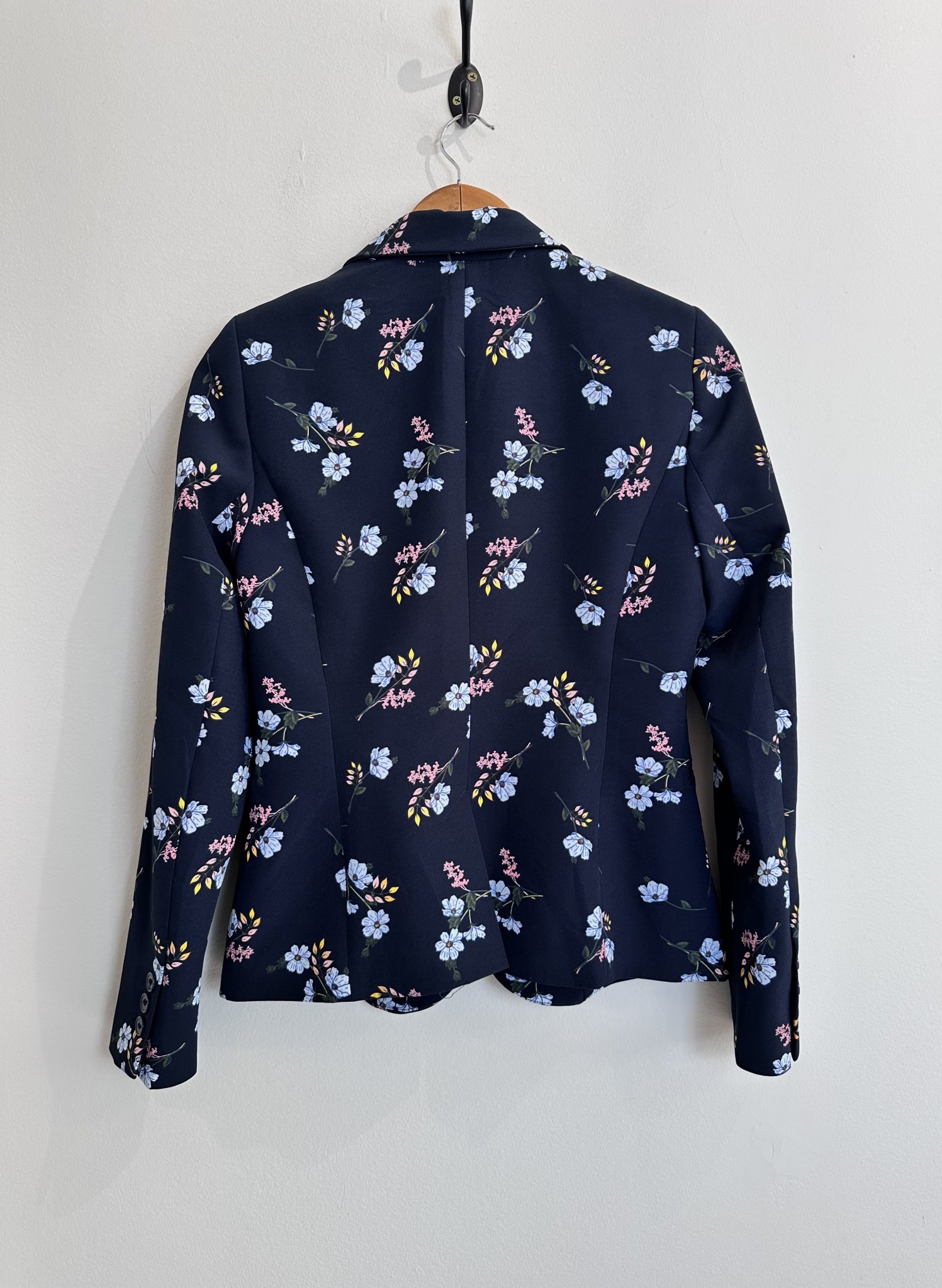 Blazer preto com estampa em flores multicores Cynthia Rowley - vista adicional 5