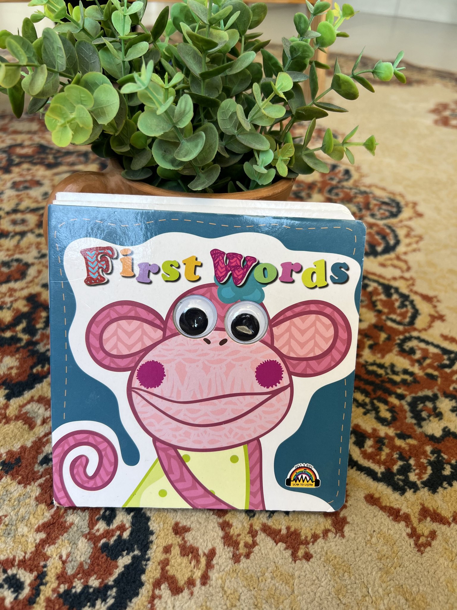 Livro First Words - foto principal