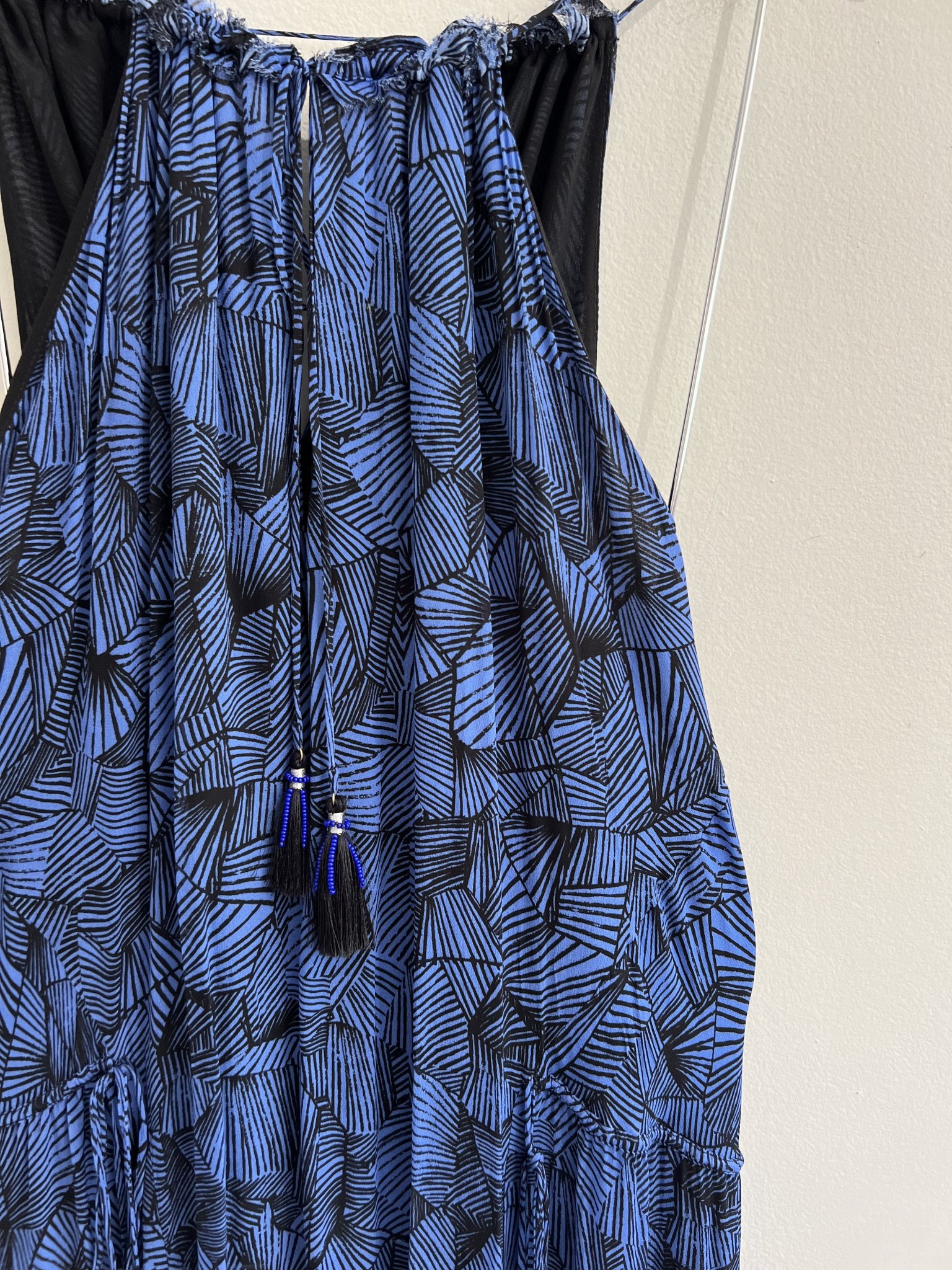 Vestido azul e preto estampa abstrata de alçinha Animale - 38 preto, azul tamanho 38 - vista adicional 2