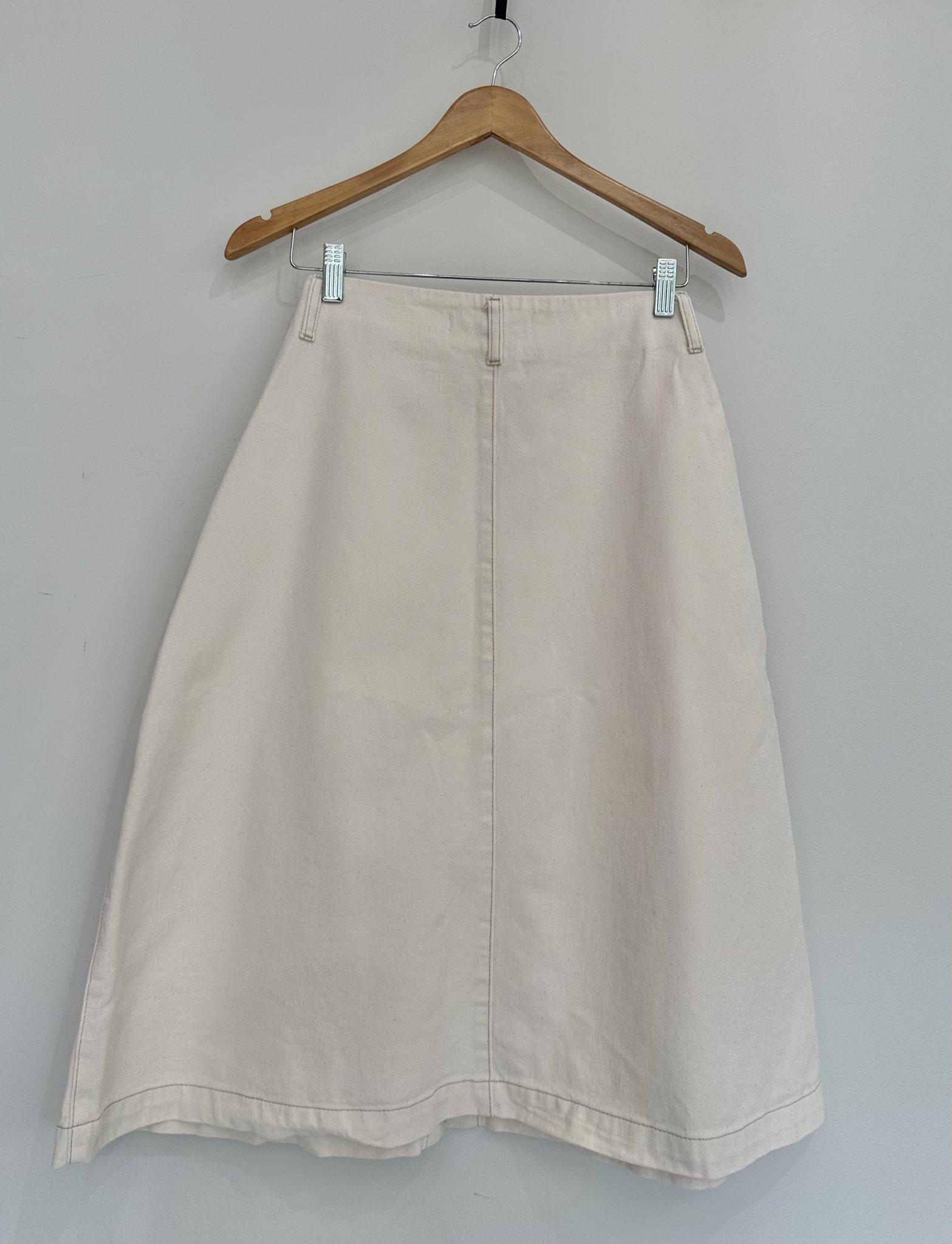 Saia jeans creme de botões Hering - P tamanho P - vista adicional 2