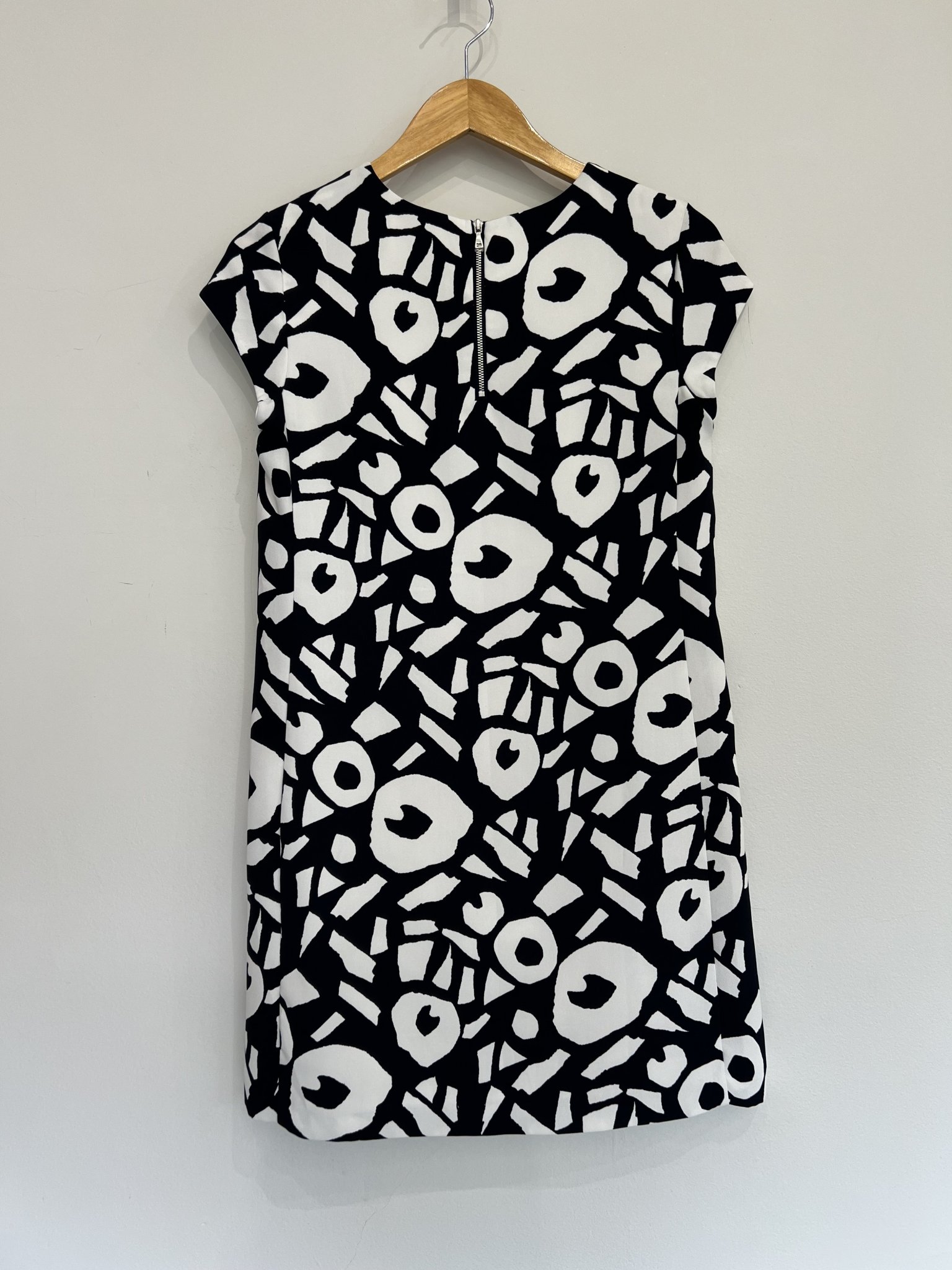 Vestido P&B estampa abstrada m/curta sino Loft - P Preto, Branco tamanho P - vista adicional 5