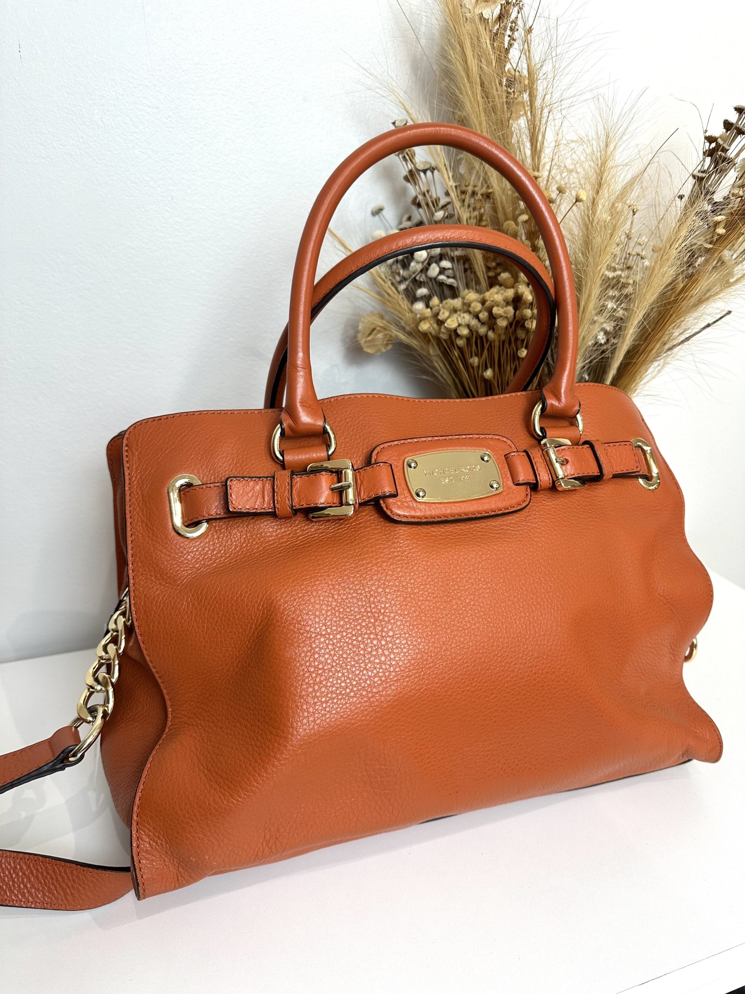 Bolsa tiracolo laranja de couro Michael Kors Bruna - vista adicional 4