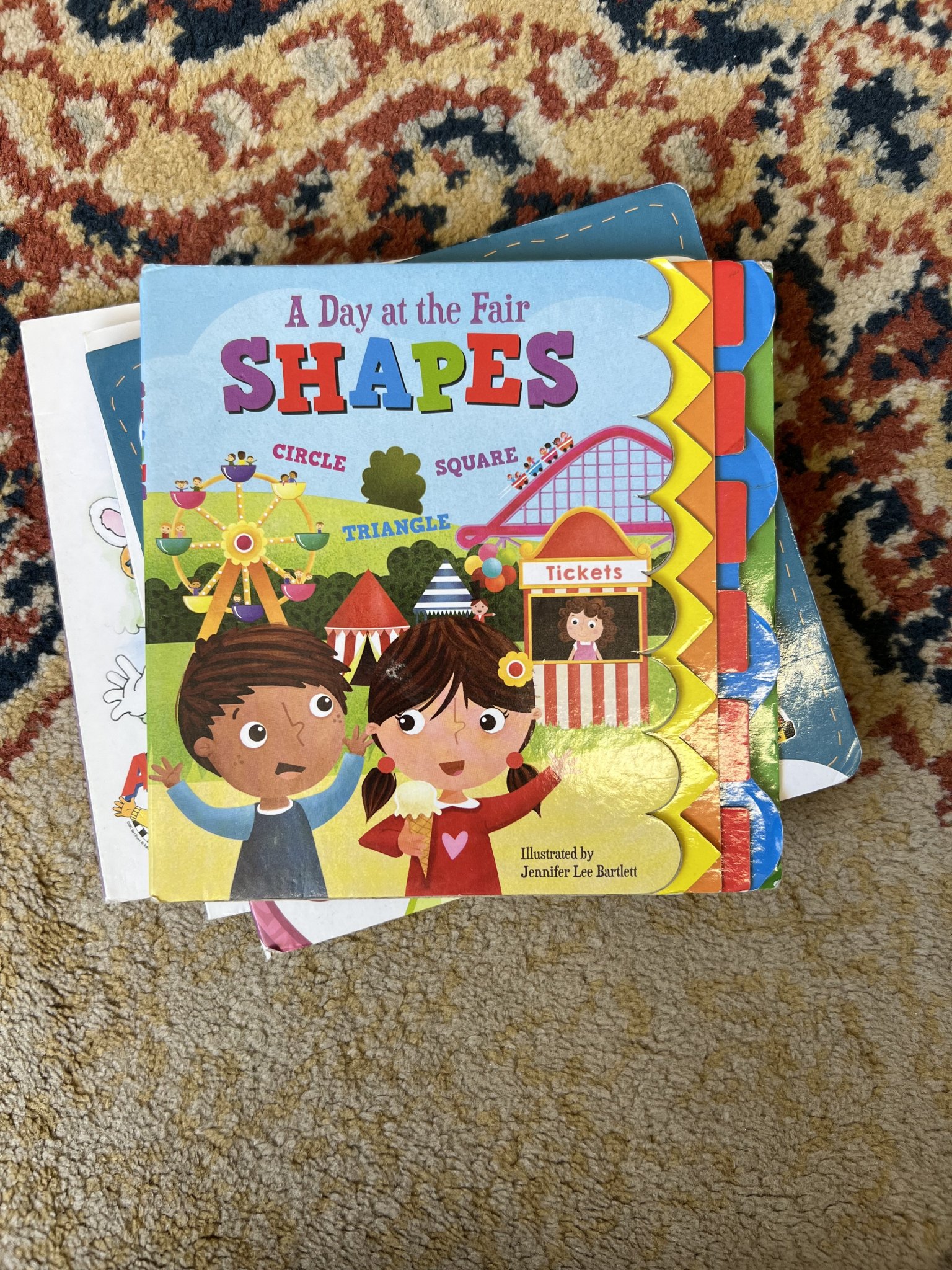 Livro A day at the Fair Shapes - foto principal