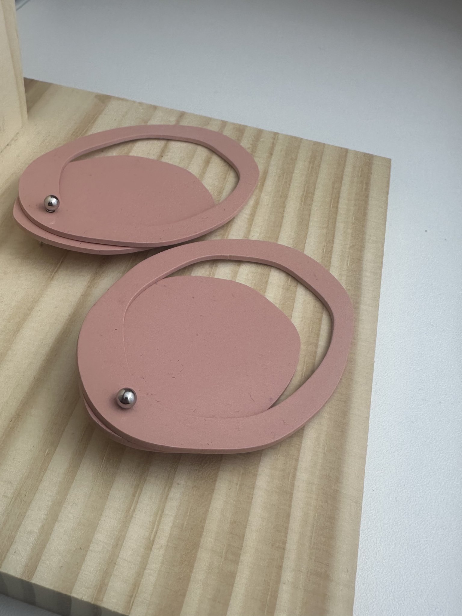 Brinco circulo forms rosa emborrachado Soneto Jewelry - vista adicional 3