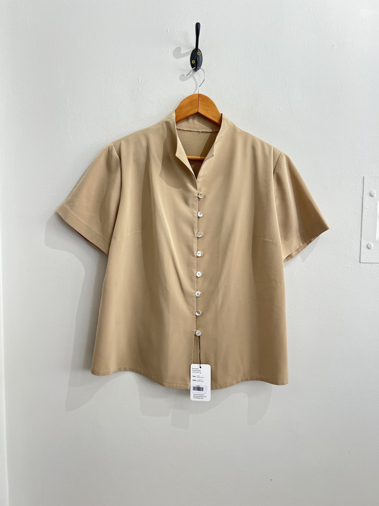 Blusa bege de botões madreperola - G tamanho G - foto principal