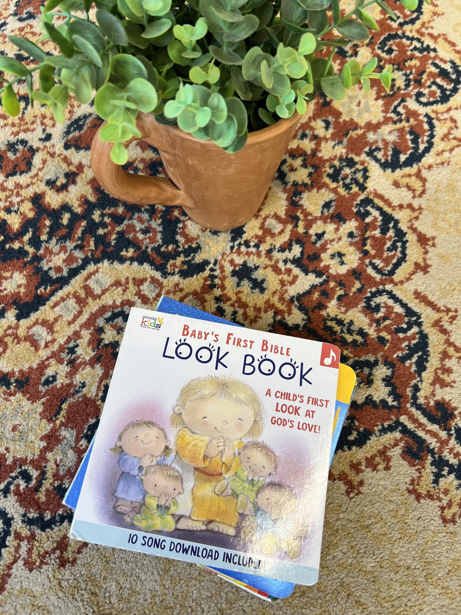 Livro Babys First Bible Look Book - foto principal