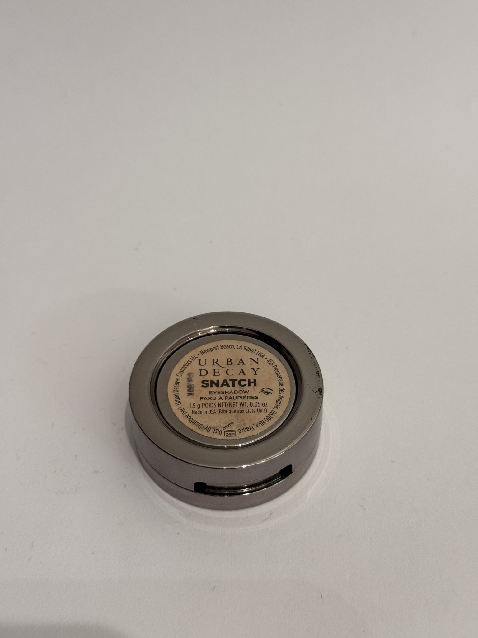 Sombra compacta Urban Decay linha Moondust Rock - rosa - vista adicional 4