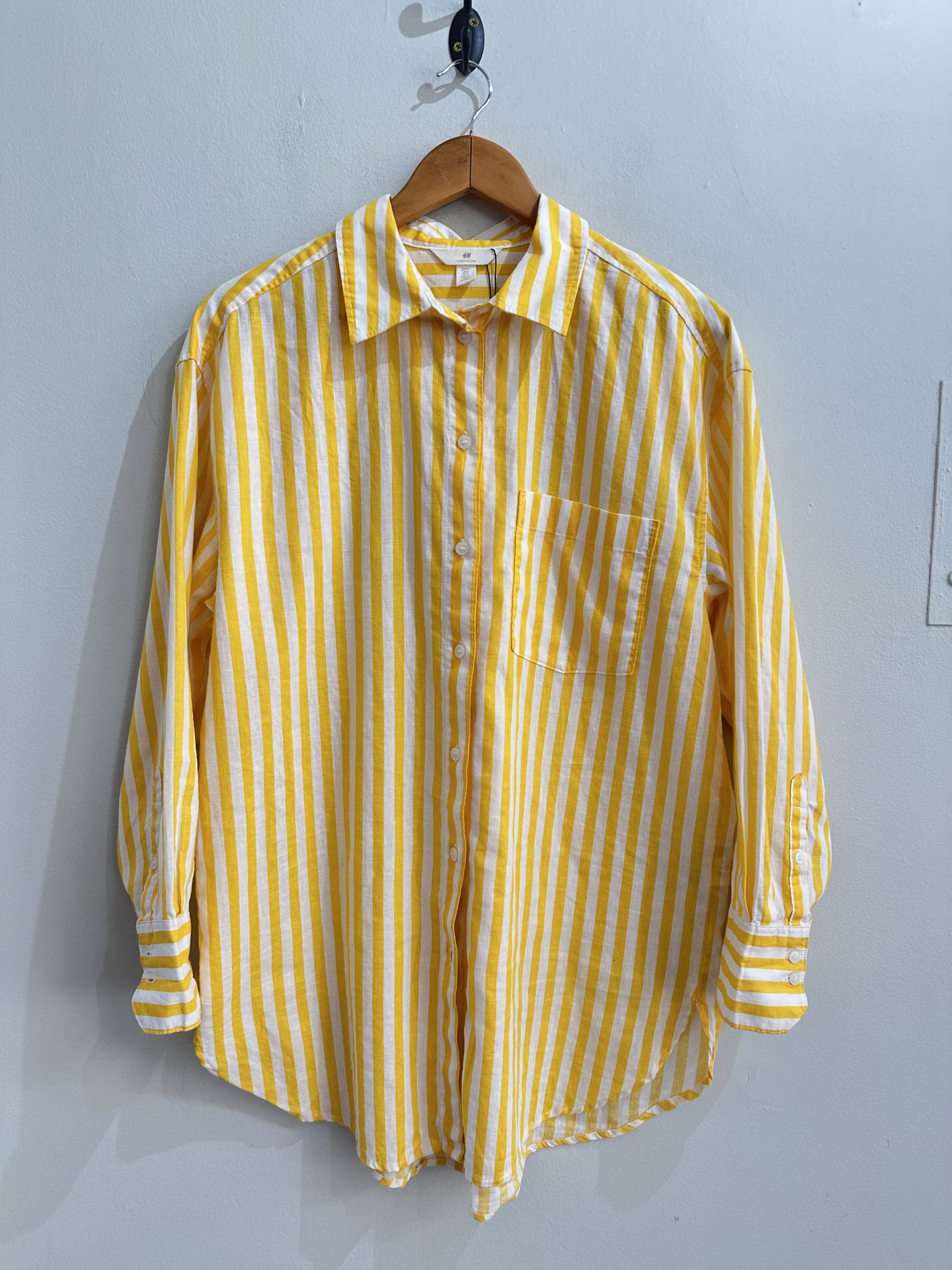 Camisa listrada amarelo e branco H&M de linho m/linho - P branco, amarelo tamanho P - vista adicional 2