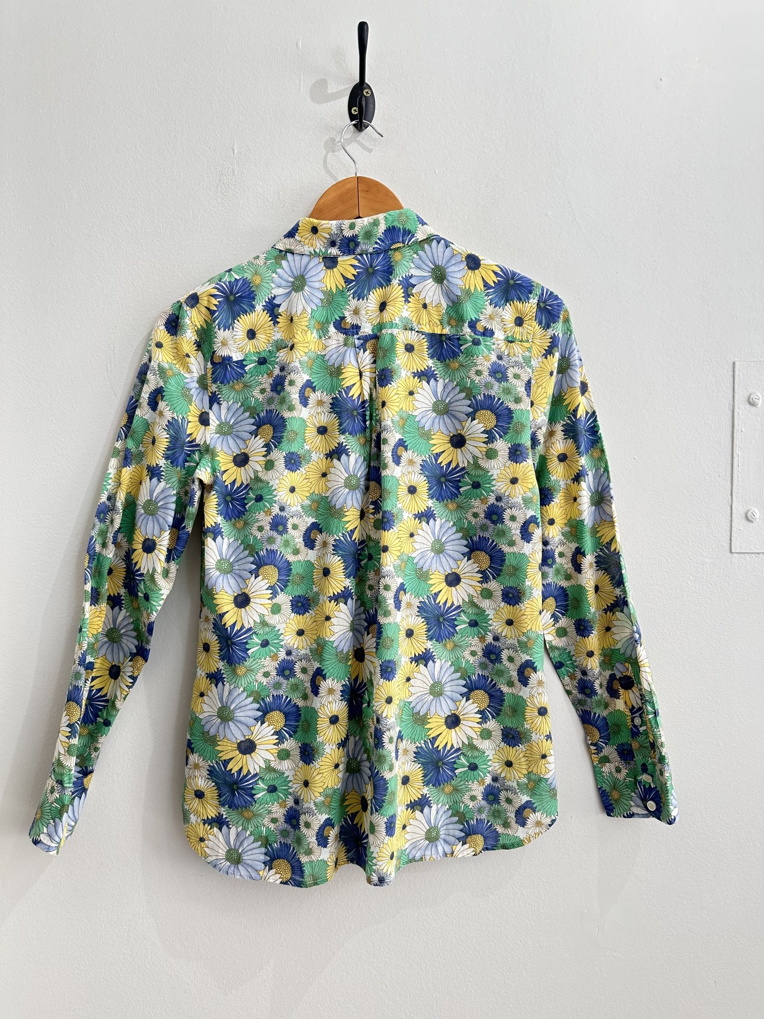Camisa floral de girassóis m/longa Talbots - P tamanho P - vista adicional 4