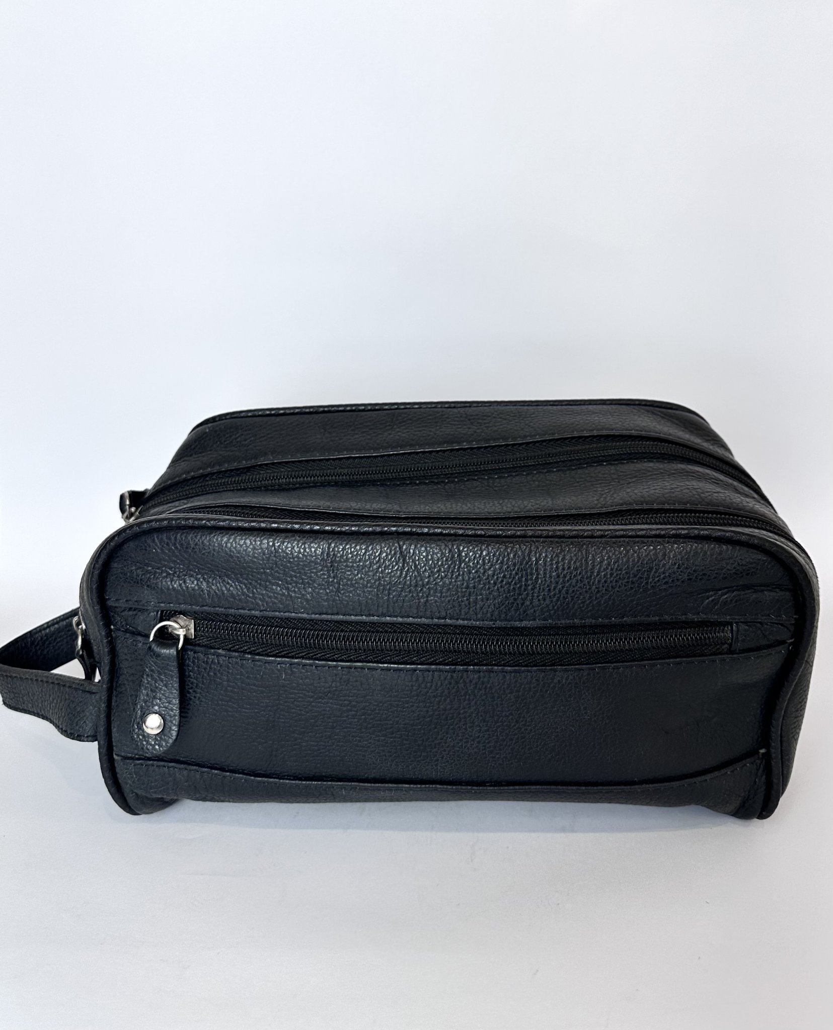 Necessaire preta de couro preto - foto principal