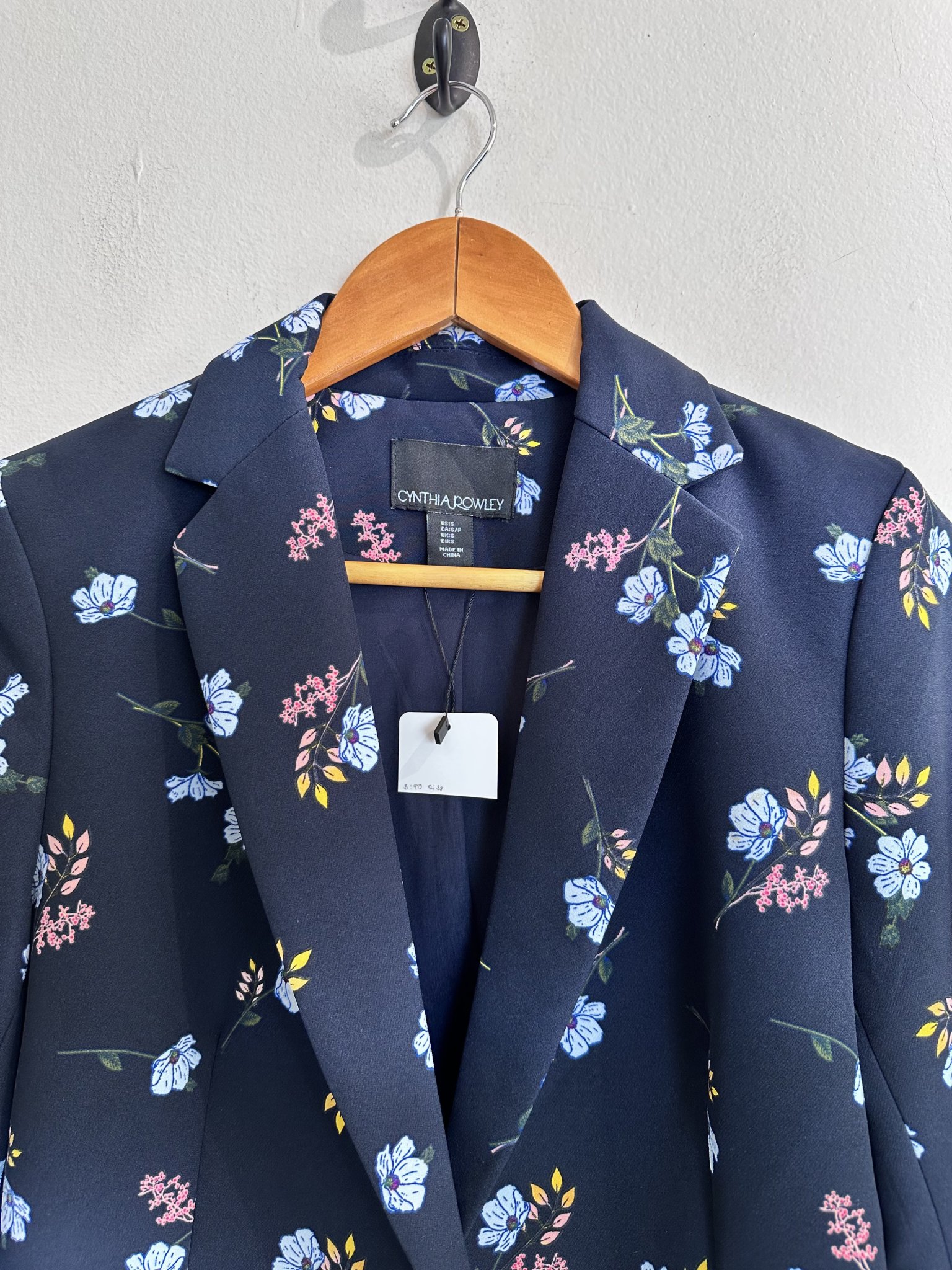 Blazer preto com estampa em flores multicores Cynthia Rowley - vista adicional 4